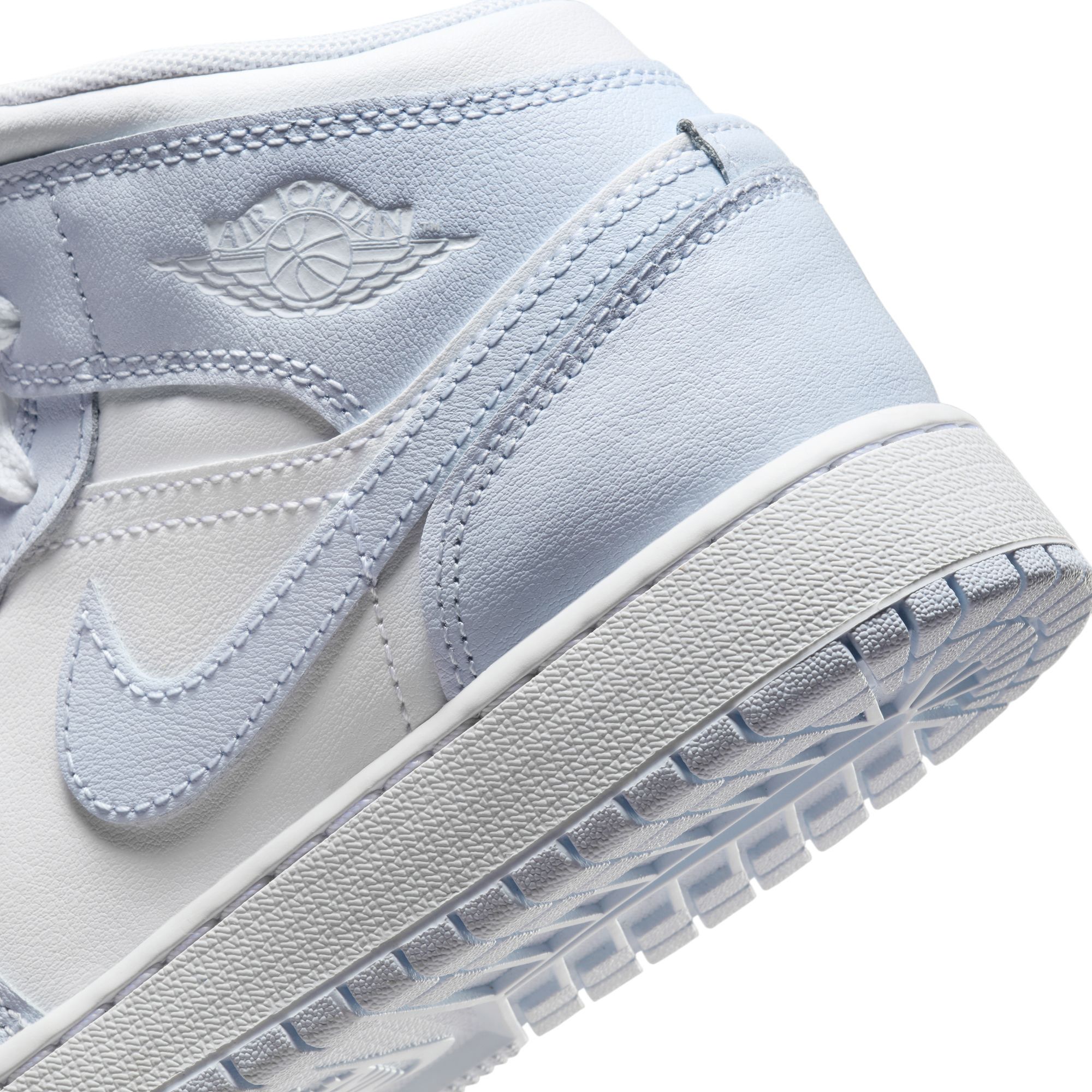 Jordan Kids' Grade School Air Jordan 1 Mid Basketball Shoes product image