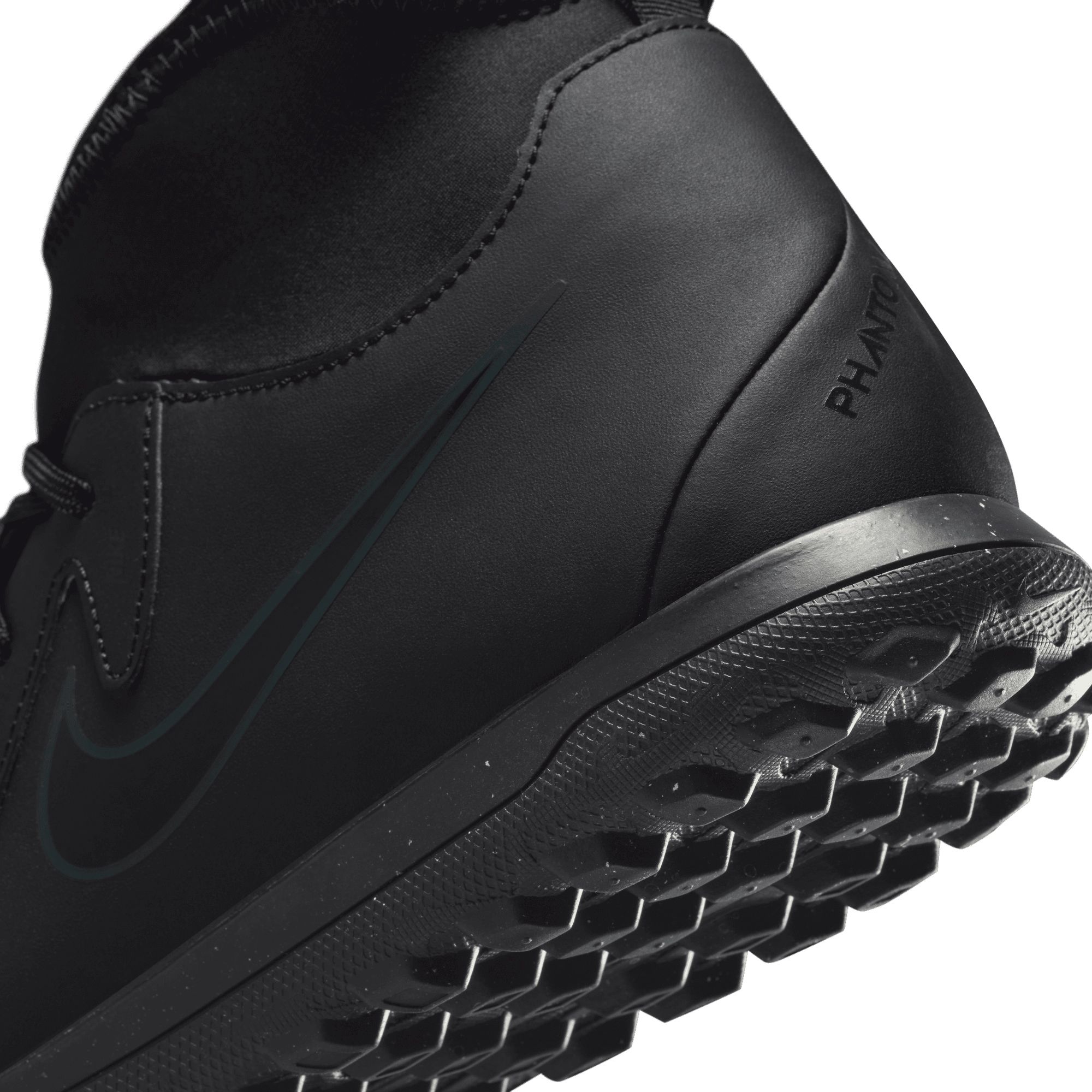 Nike Phantom Luna 2 Club Turf Soccer Cleats product image