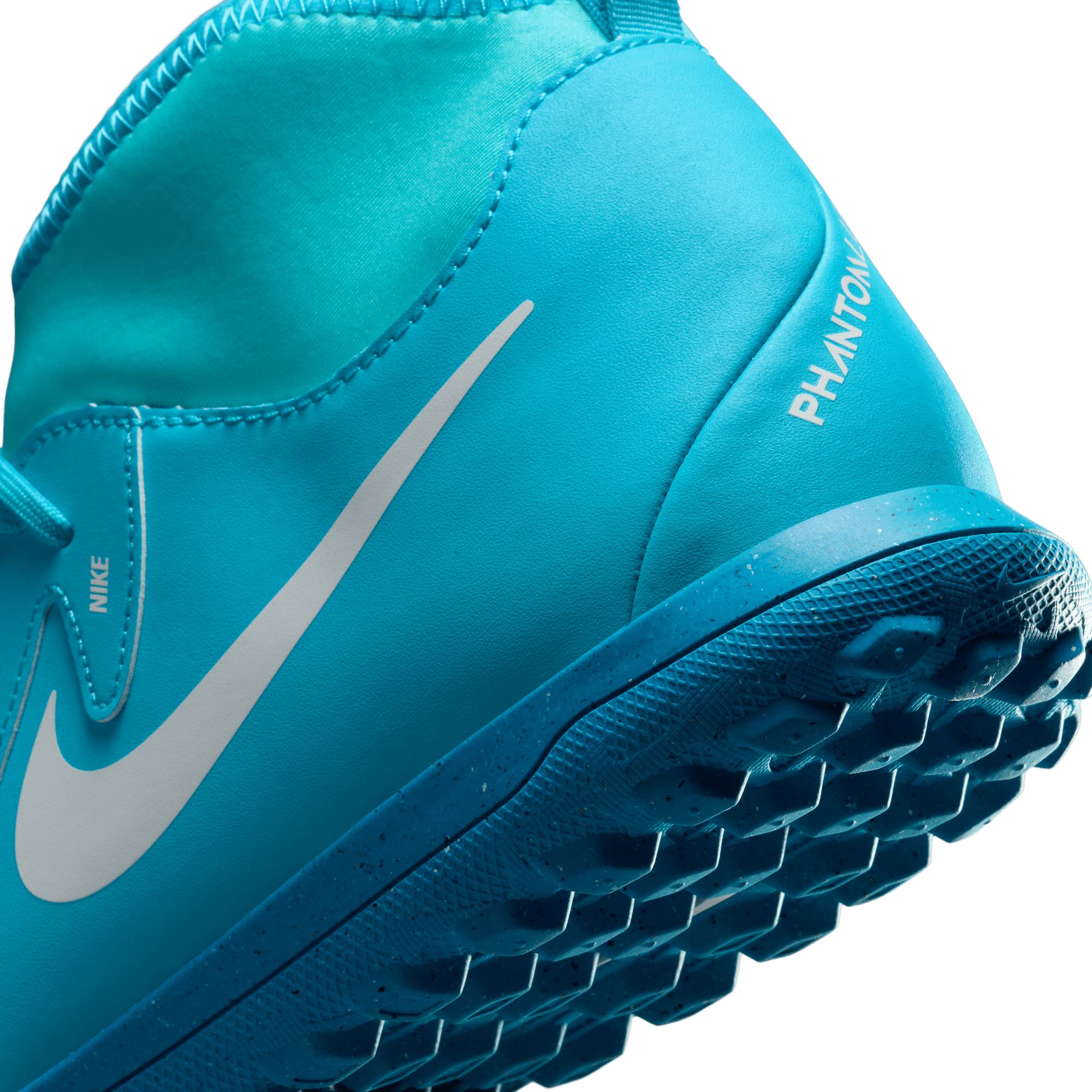 Nike Phantom Luna 2 Club Turf Soccer Cleats product image