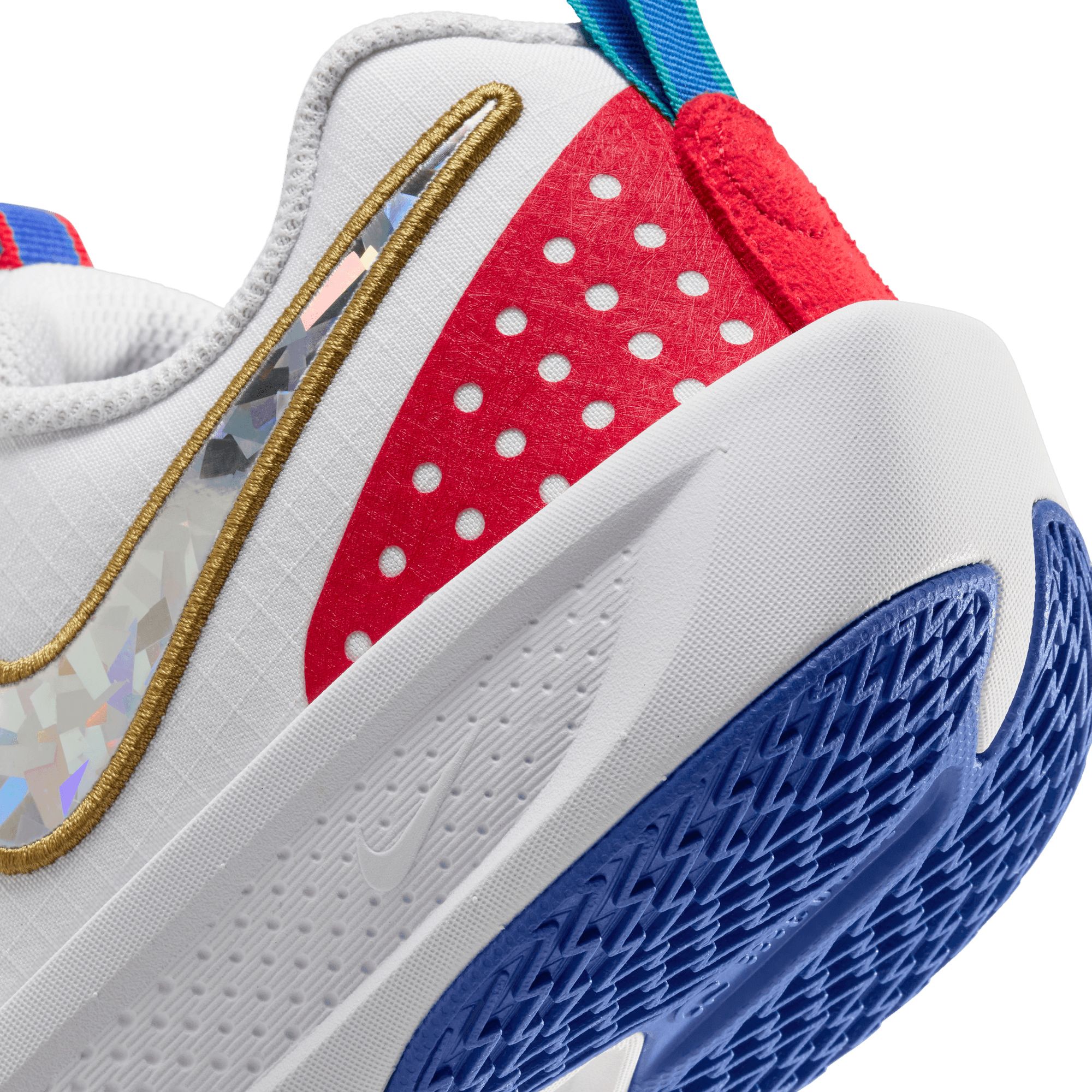 Nike Kids' Grade School G.T. Cut 3 SE Basketball Shoes product image