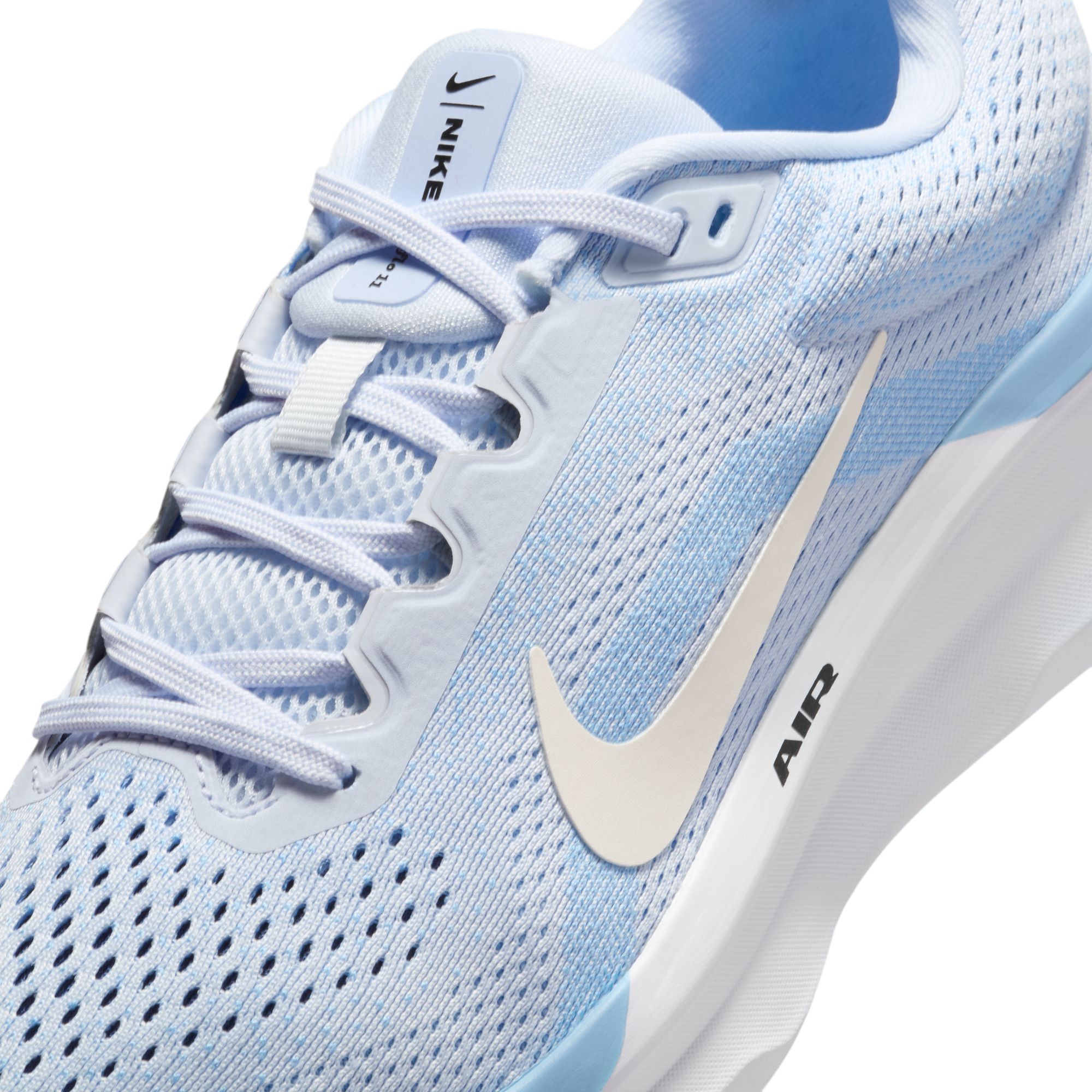 Nike Women's Winflo 11 Running Shoes product image