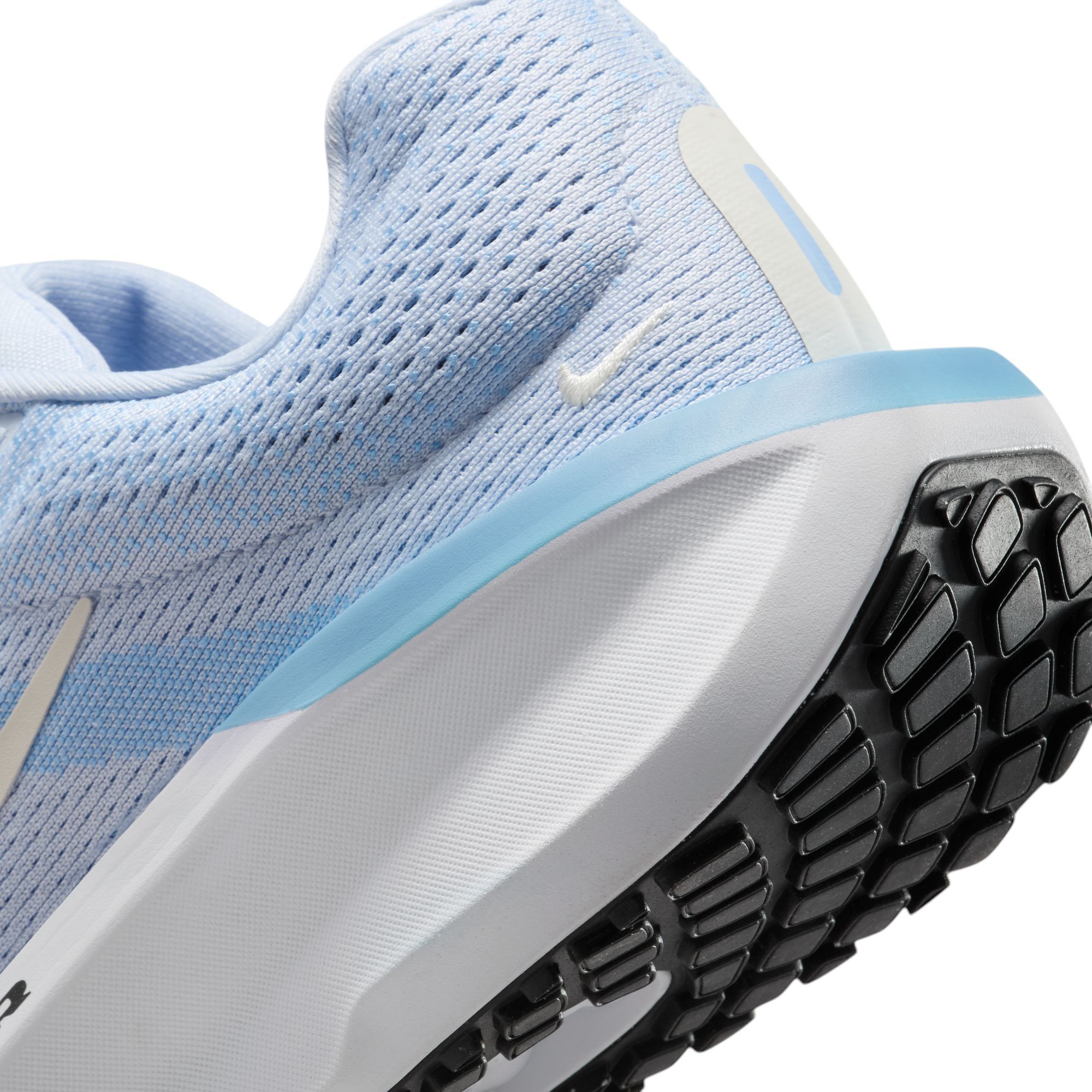 Nike Women's Winflo 11 Running Shoes product image