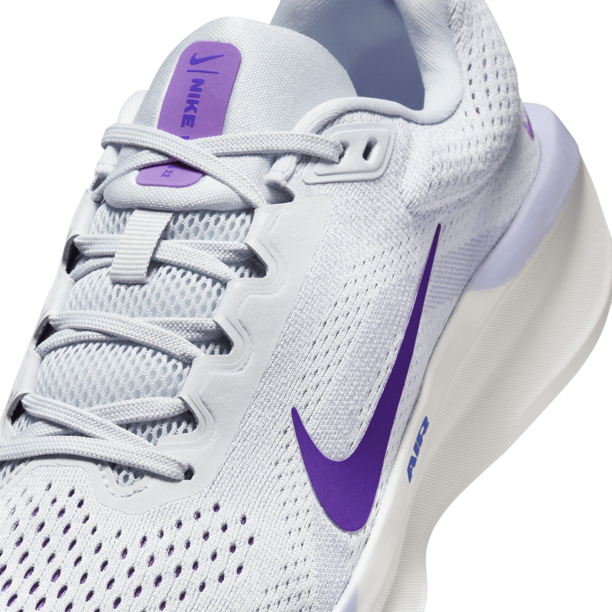 Nike Women's Winflo 11 Running Shoes product image