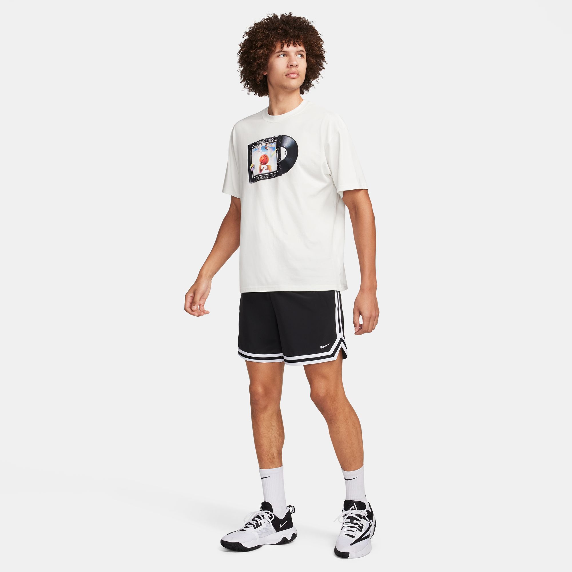 Nike Men's Dri-FIT DNA UV 6'' Woven Basketball Shorts product image