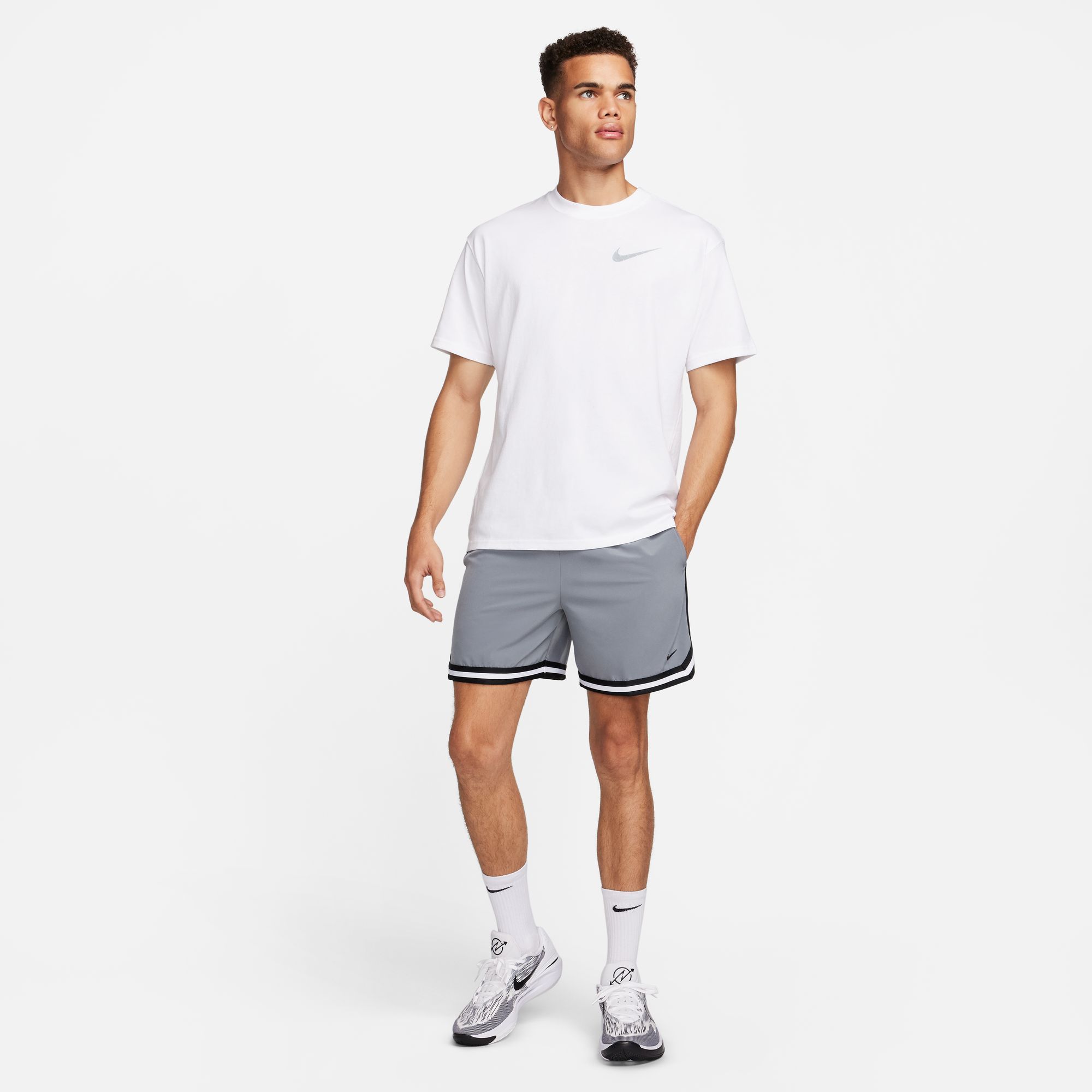 Nike Men's Dri-FIT DNA UV 6'' Woven Basketball Shorts product image