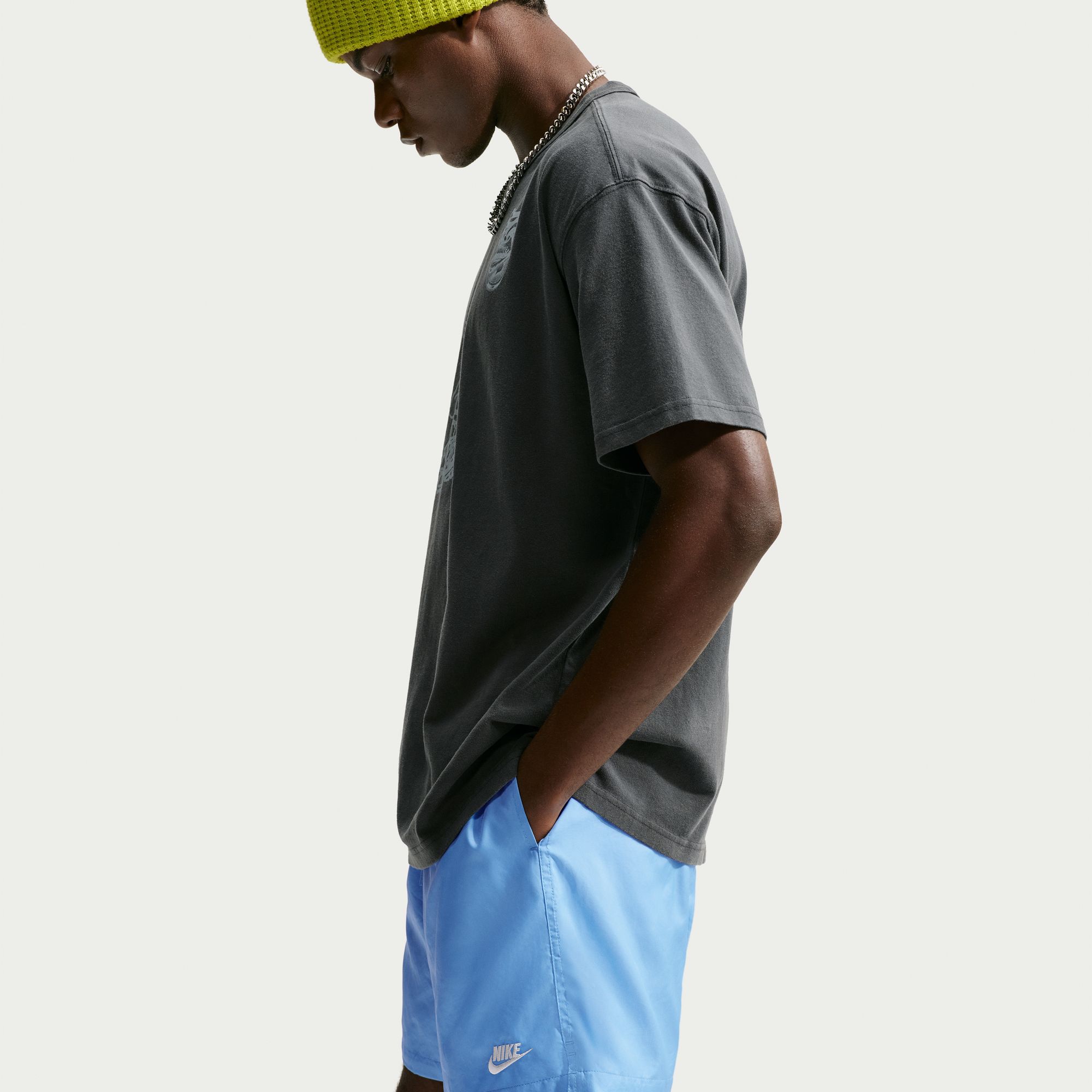 Nike Men's Club 6'' Woven Flow Shorts product image