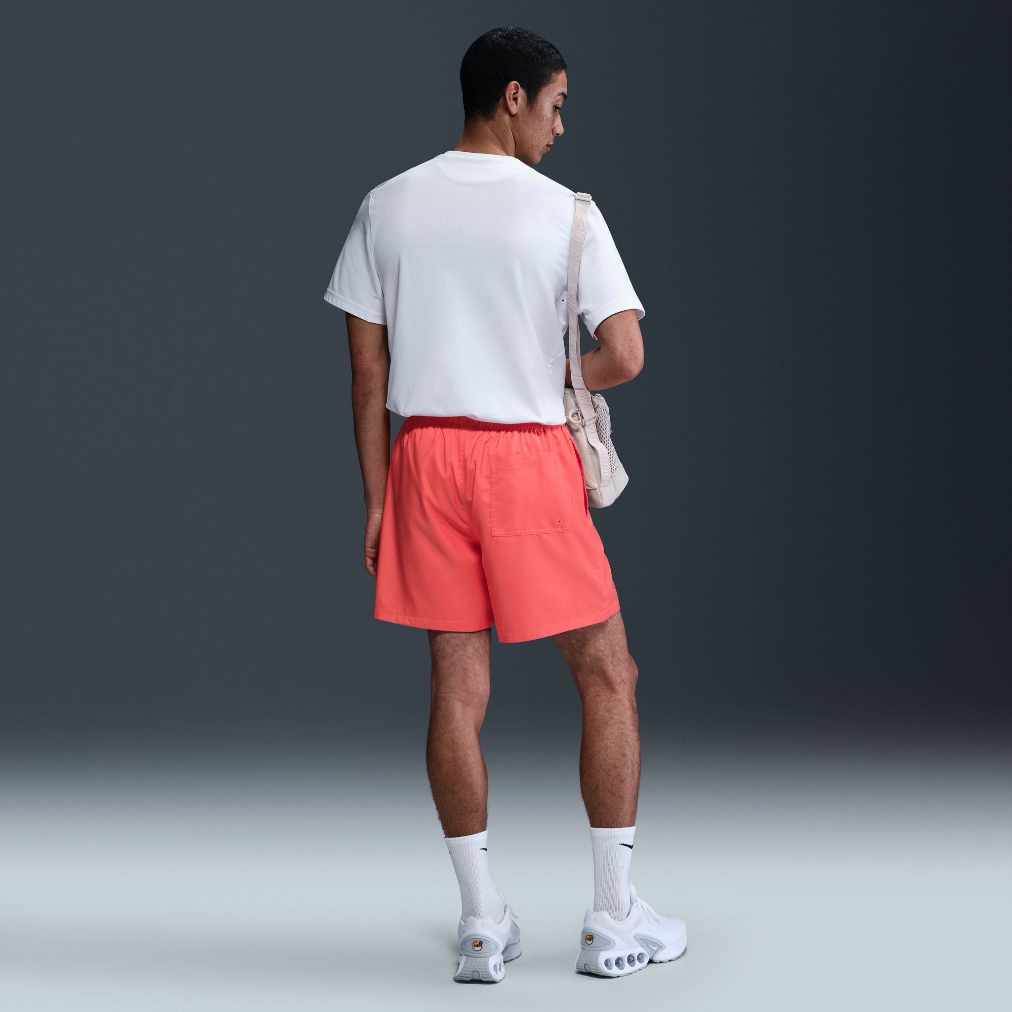 Nike Men's Club 6'' Woven Flow Shorts product image