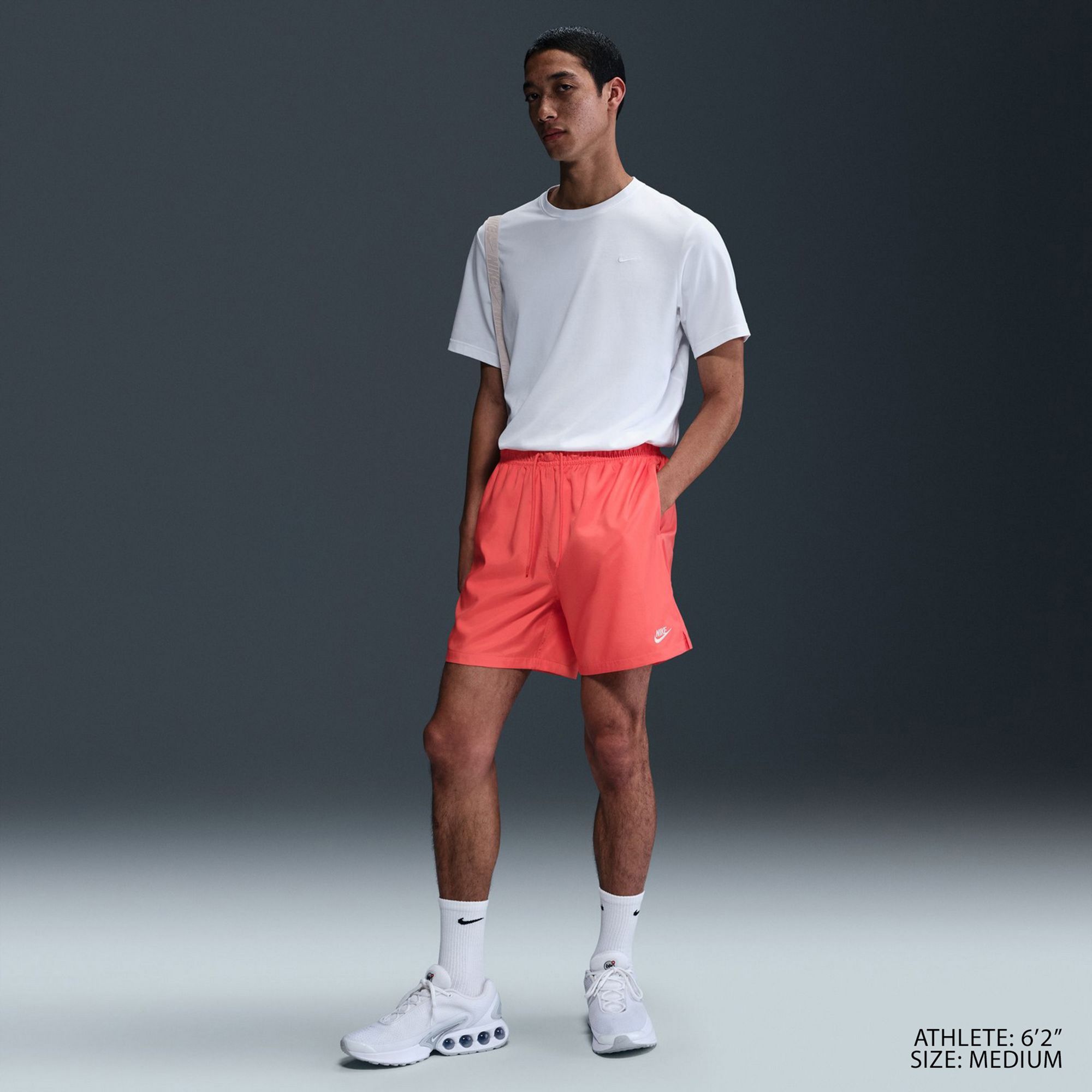 Nike Men's Club 6'' Woven Flow Shorts product image
