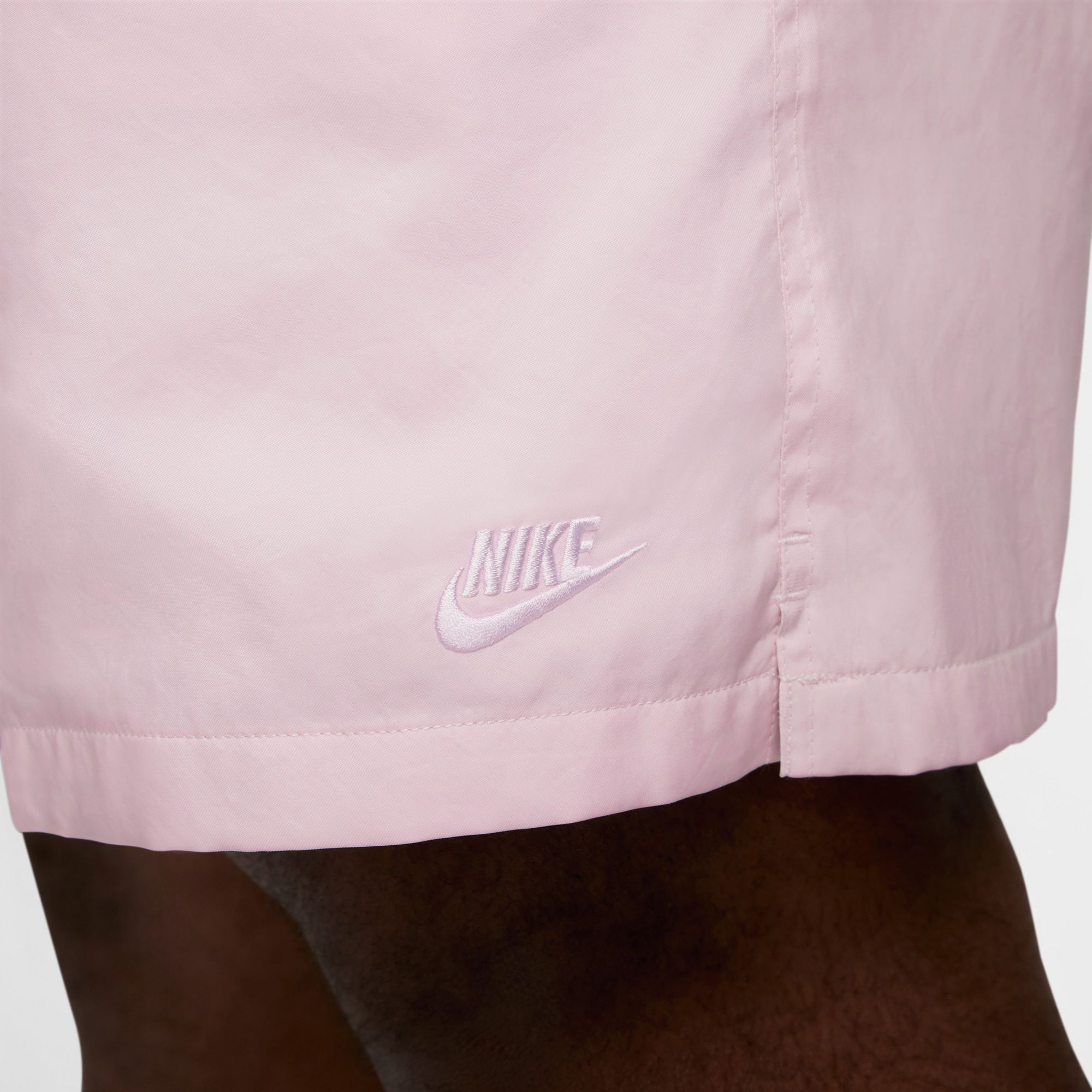 Nike Men's Club 6'' Woven Flow Shorts product image