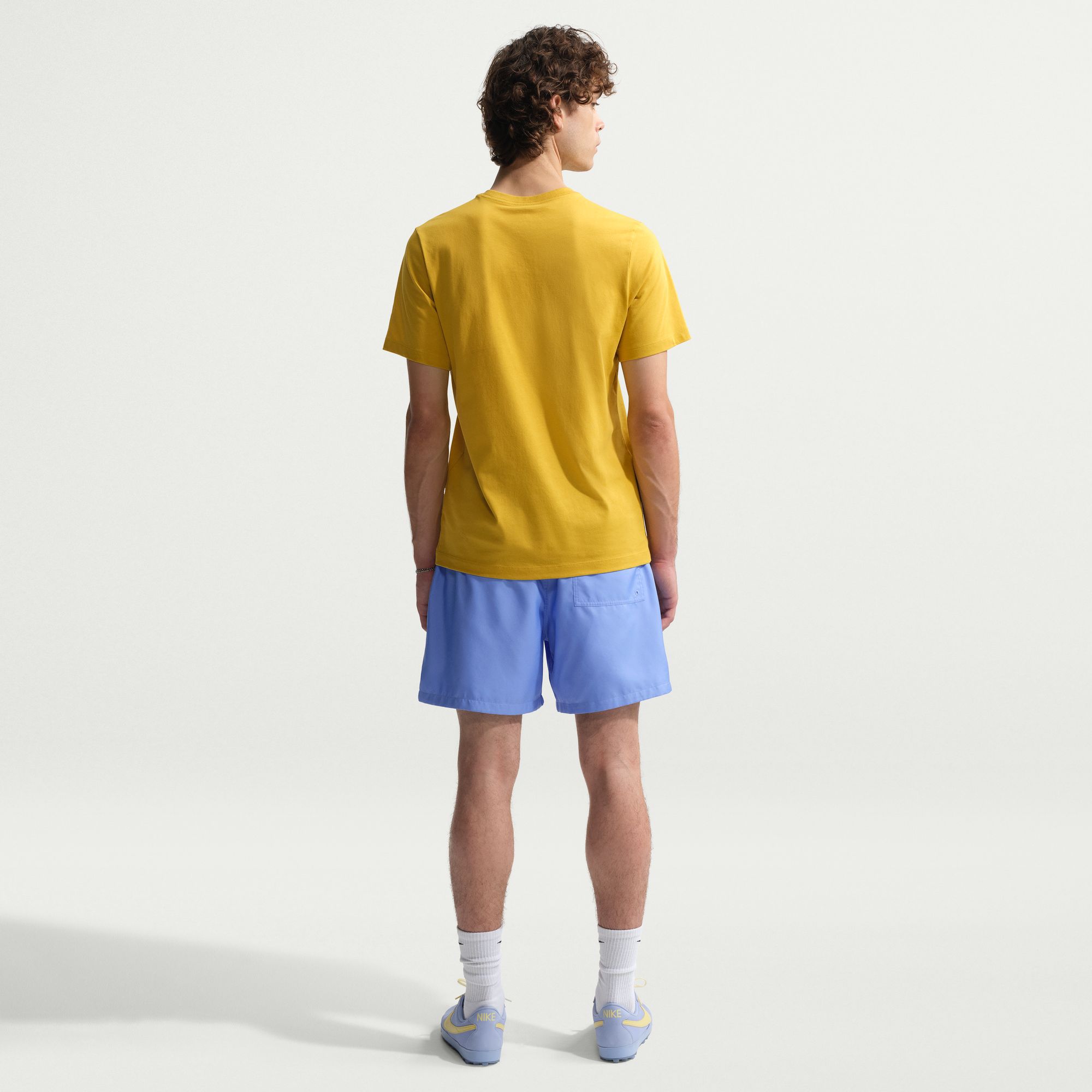 Nike Men's Club 6'' Woven Flow Shorts product image