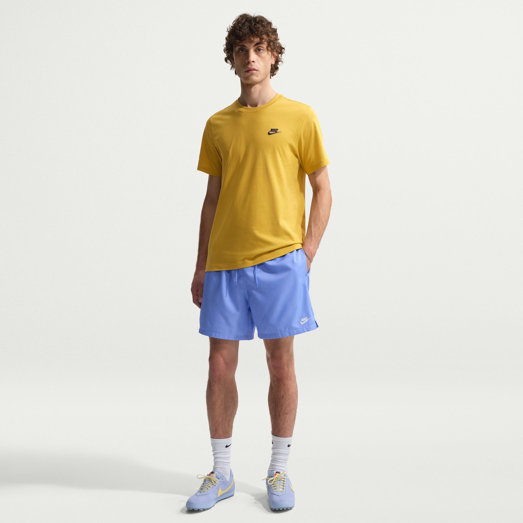 Nike Men's Club 6'' Woven Flow Shorts product image