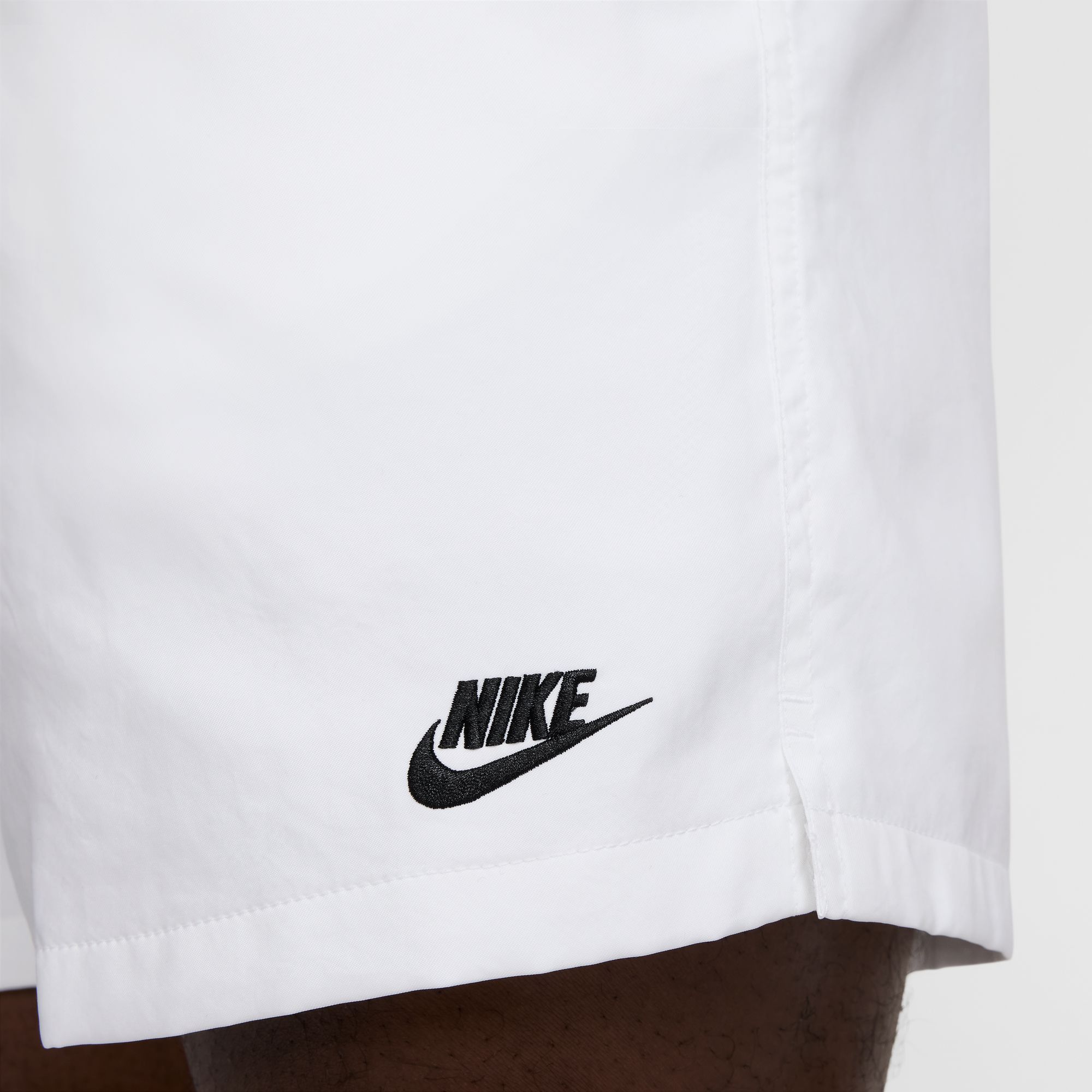 Nike Men's Club 6'' Woven Flow Shorts product image