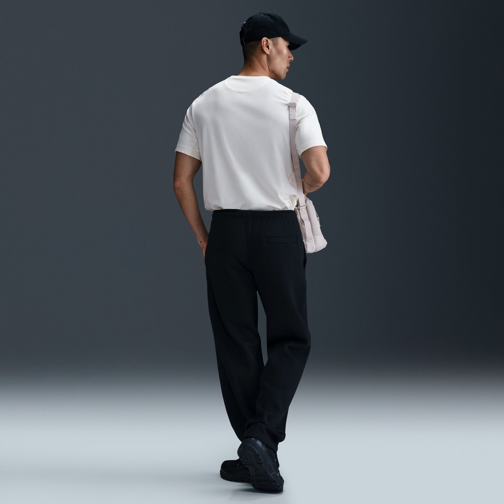 Nike Men's Club Open-Hem Fleece Pants product image