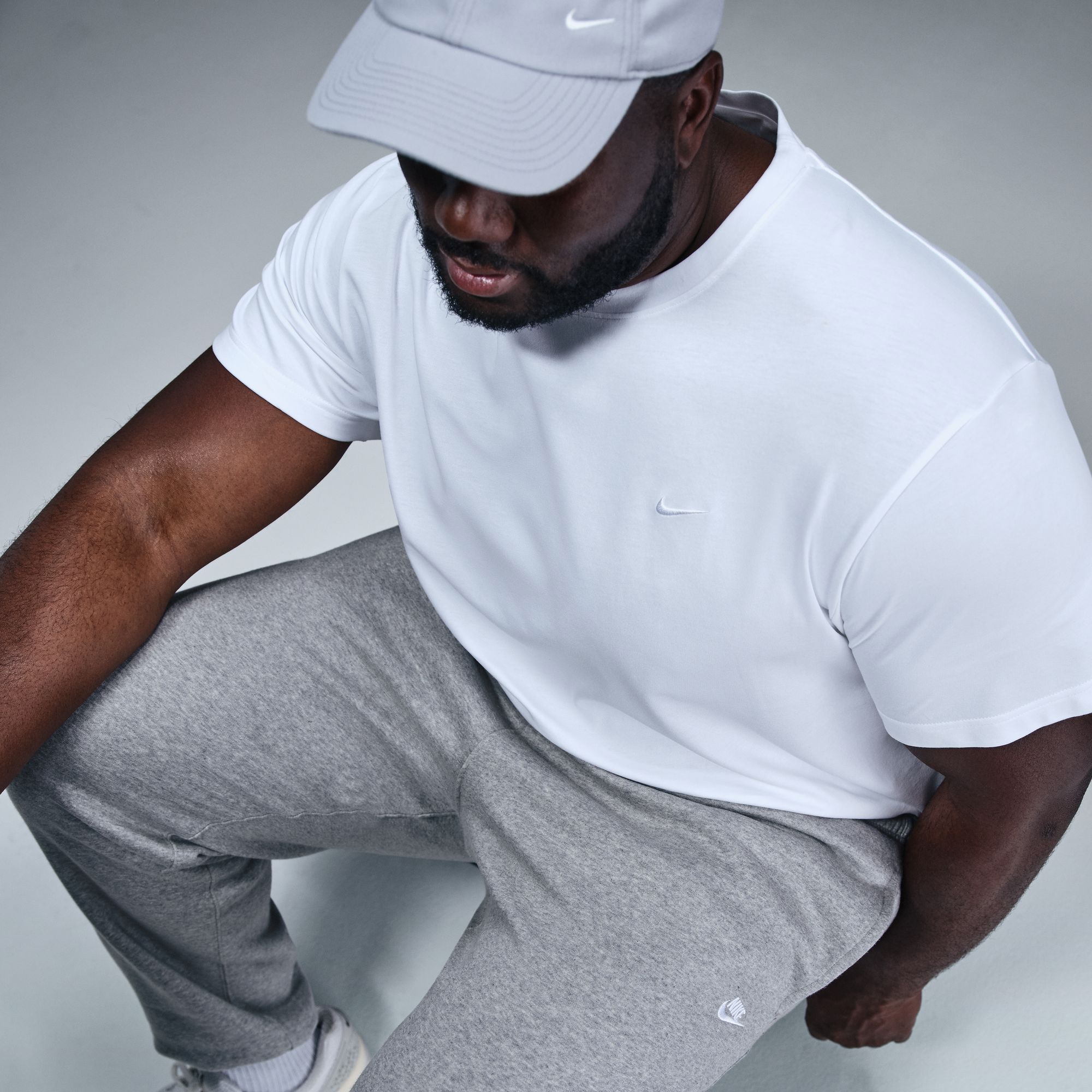 Nike Men's Club Fleece Cuffed Sweatpants product image