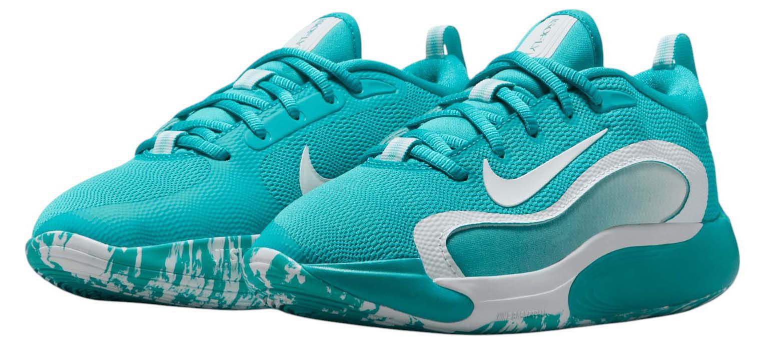 Nike Kids' Grade School IsoFly Basketball Shoes product image