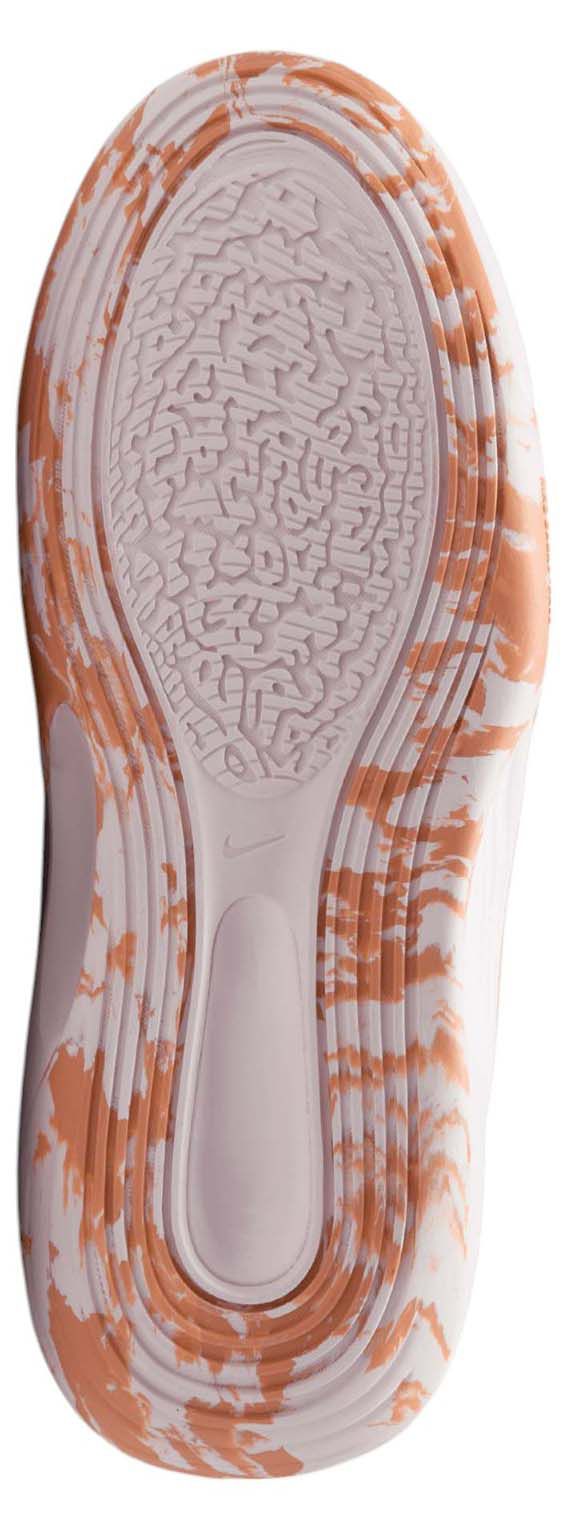 Nike Kids' Grade School IsoFly Basketball Shoes product image