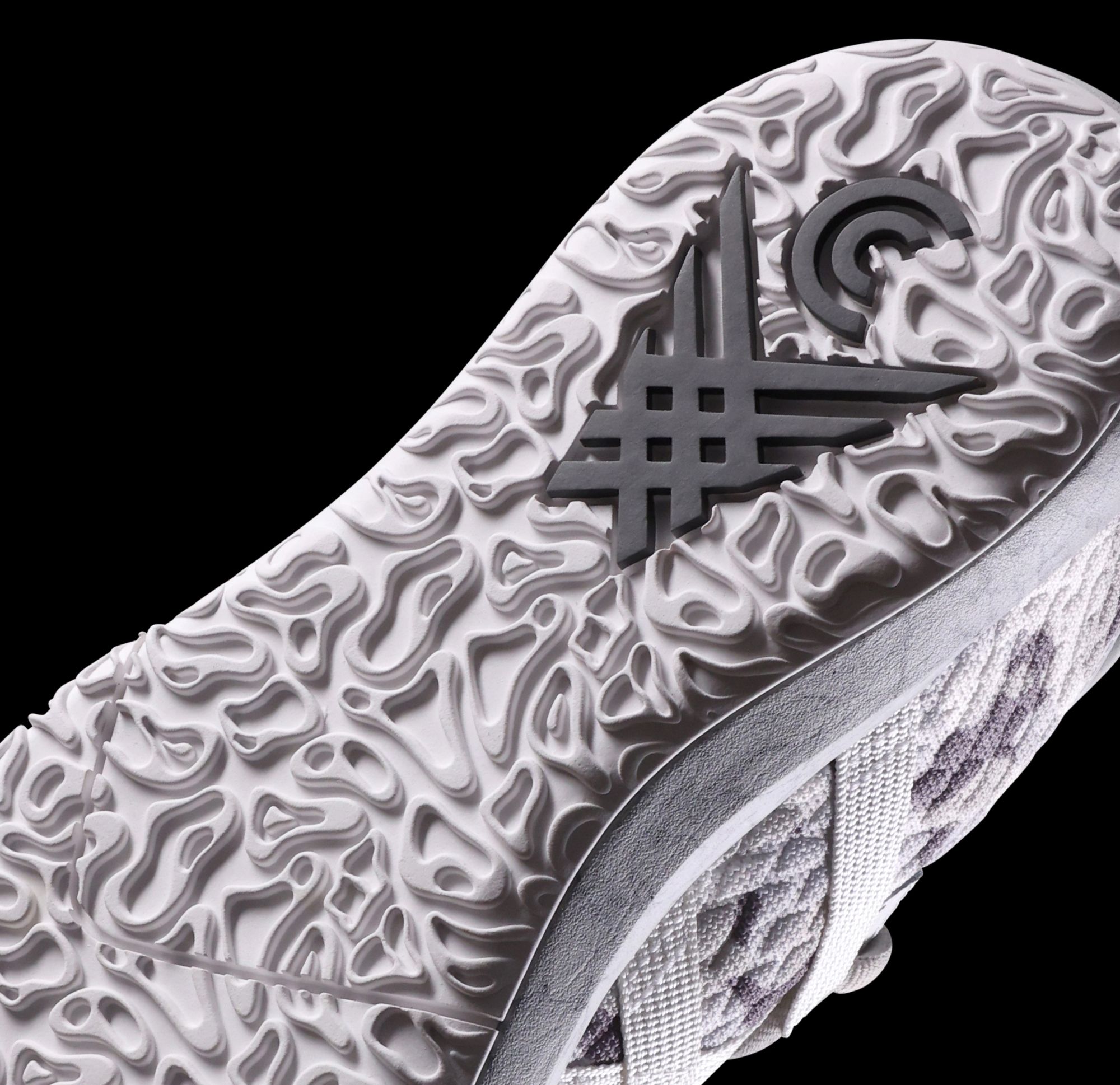 Crossover Culture Fatale Basketball Shoes product image