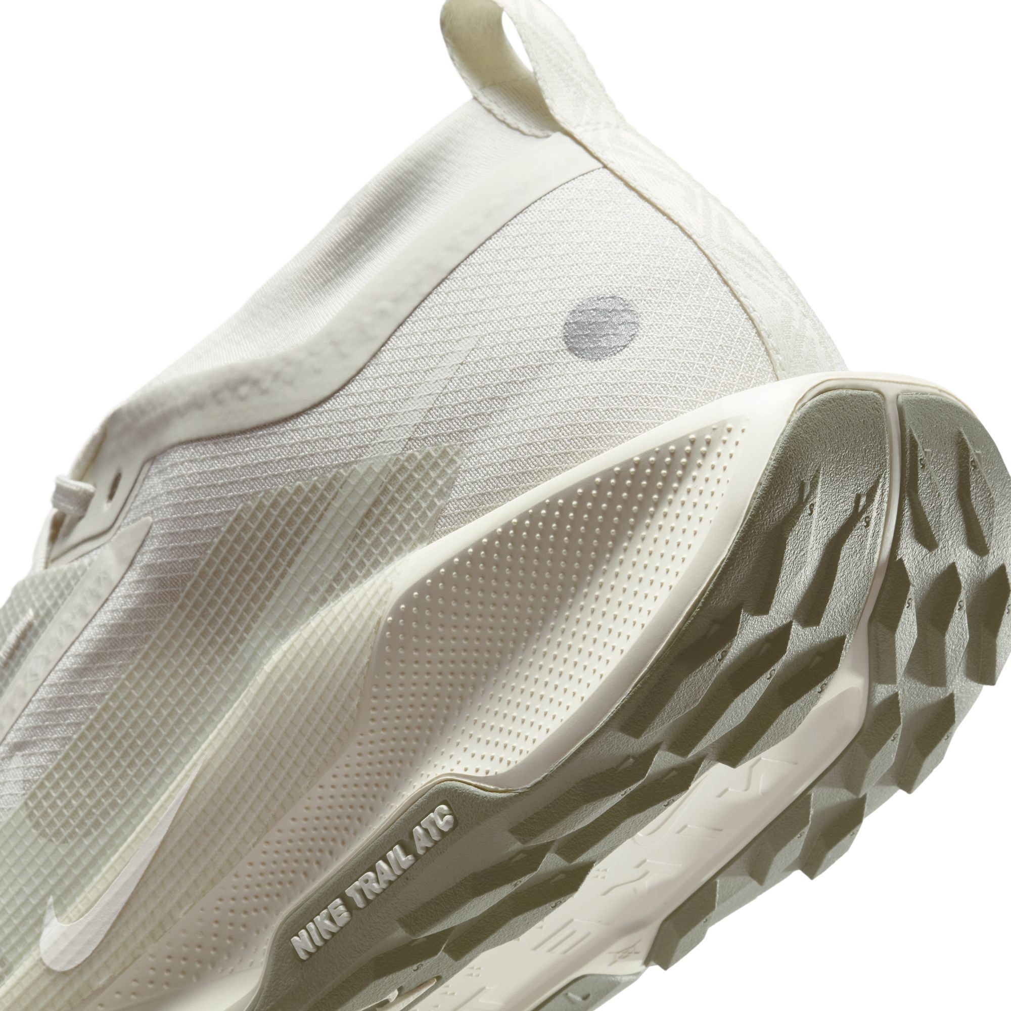 Nike Men's Pegasus Trail 5 GORE-TEX Running Shoes product image