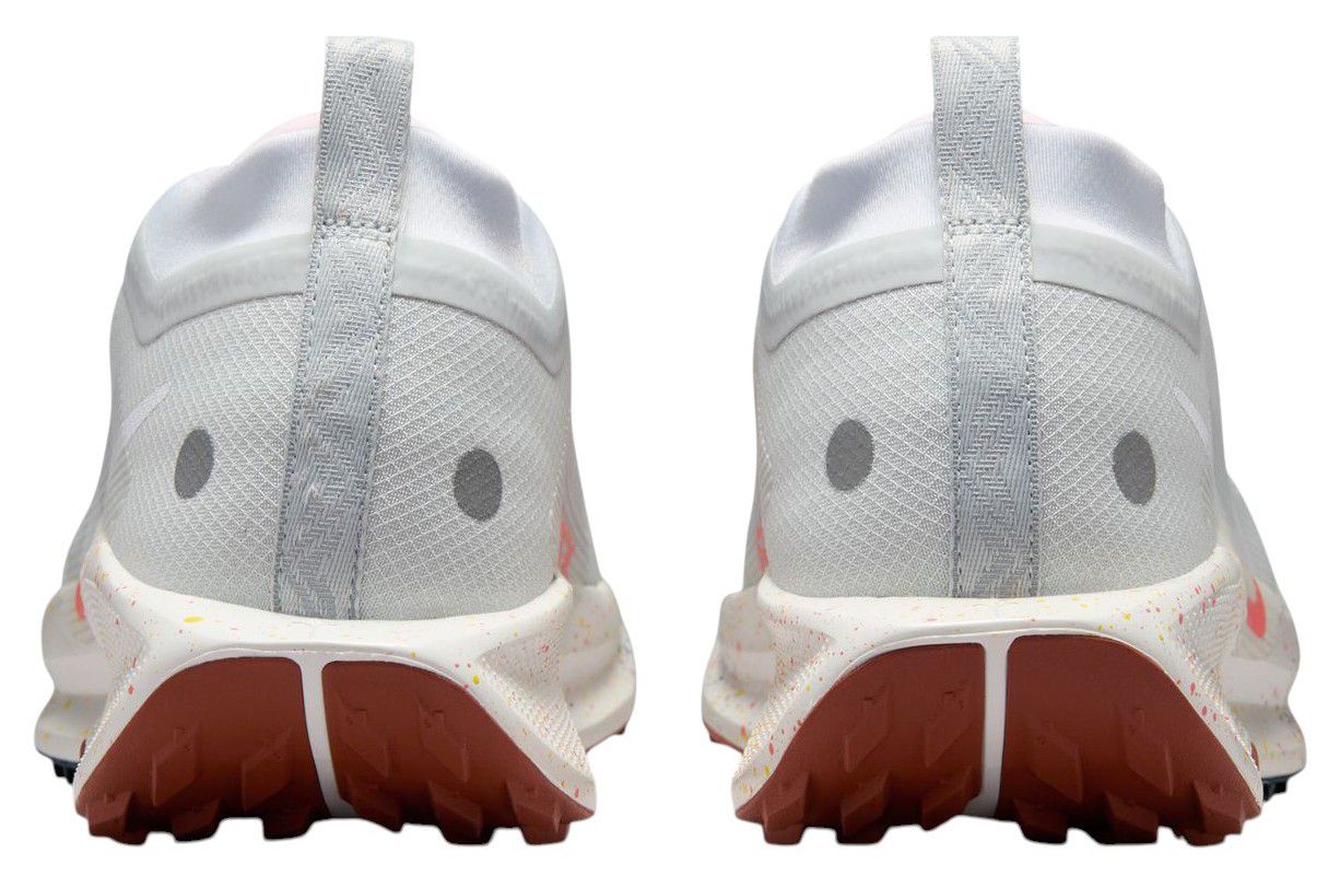 Nike Men's Pegasus Trail 5 GORE-TEX Running Shoes product image