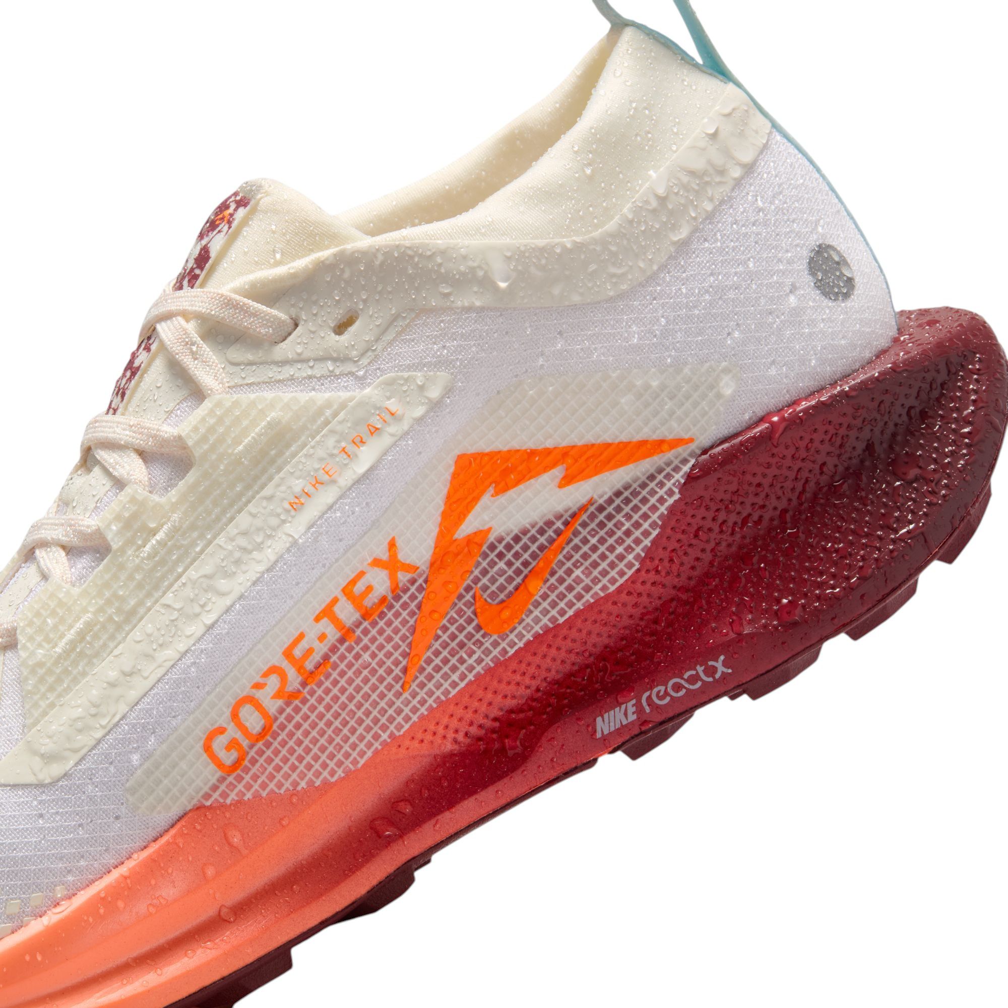 Nike Women's Pegasus Trail 5 GORE-TEX Running Shoes product image