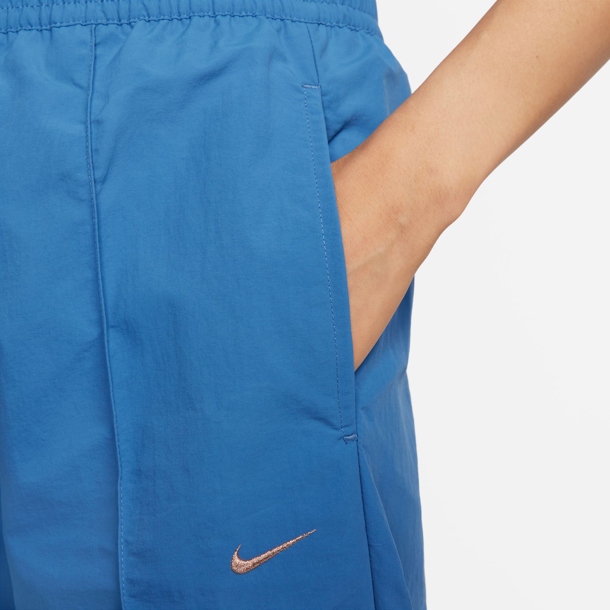 Nike Women's Sportswear Everything Wovens Mid-Rise Open-Hem Pants product image