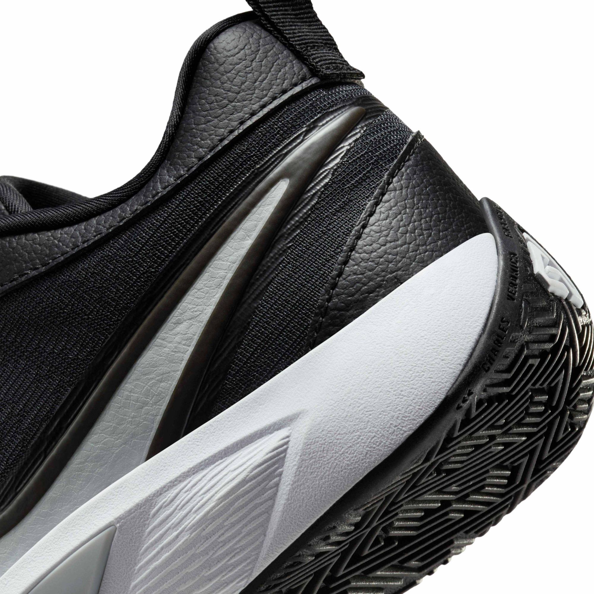 Nike Kids' Grade School Giannis Freak 6 Basketball Shoes Dick's