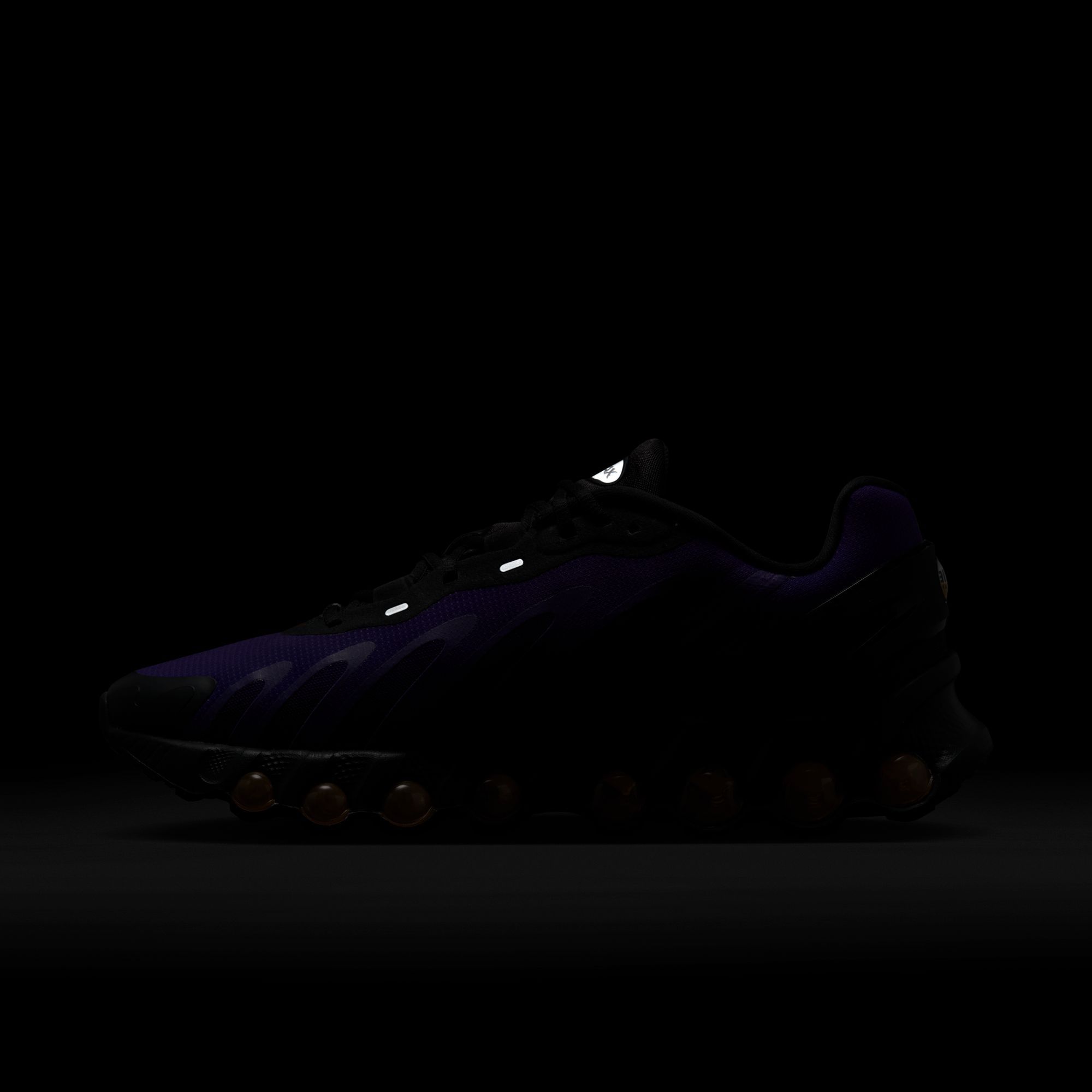 Nike Men's Air Max Dn8 Shoes product image