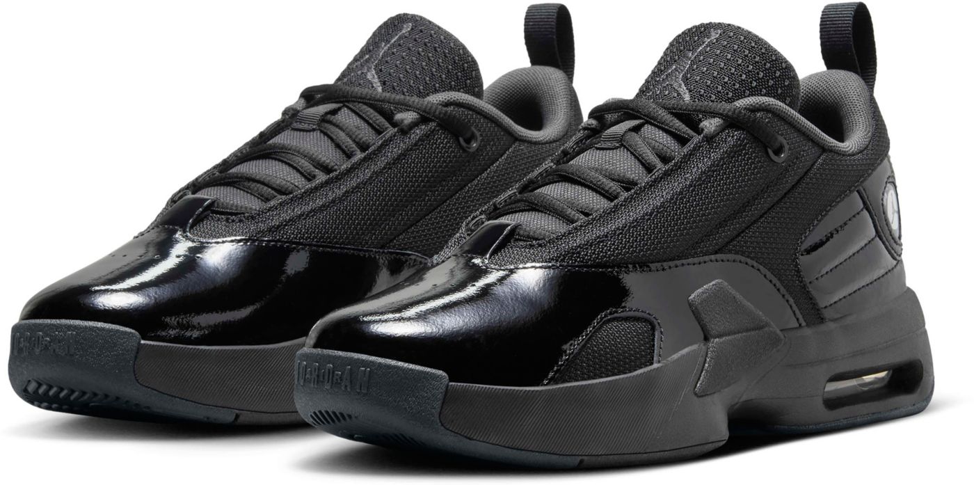 Jordan max aura black grade school 2025