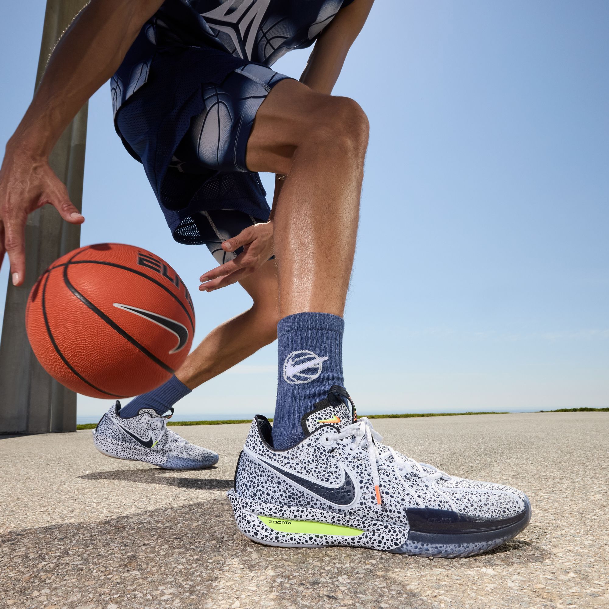 Basketball shoes worldwide shipping clearance
