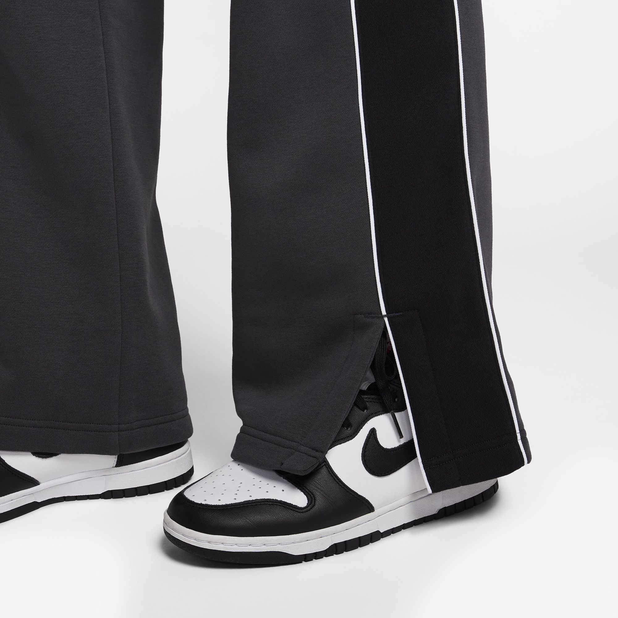 Nike Sportswear Women's Phoenix Fleece High-Waisted Open-Hem Sweatpants product image