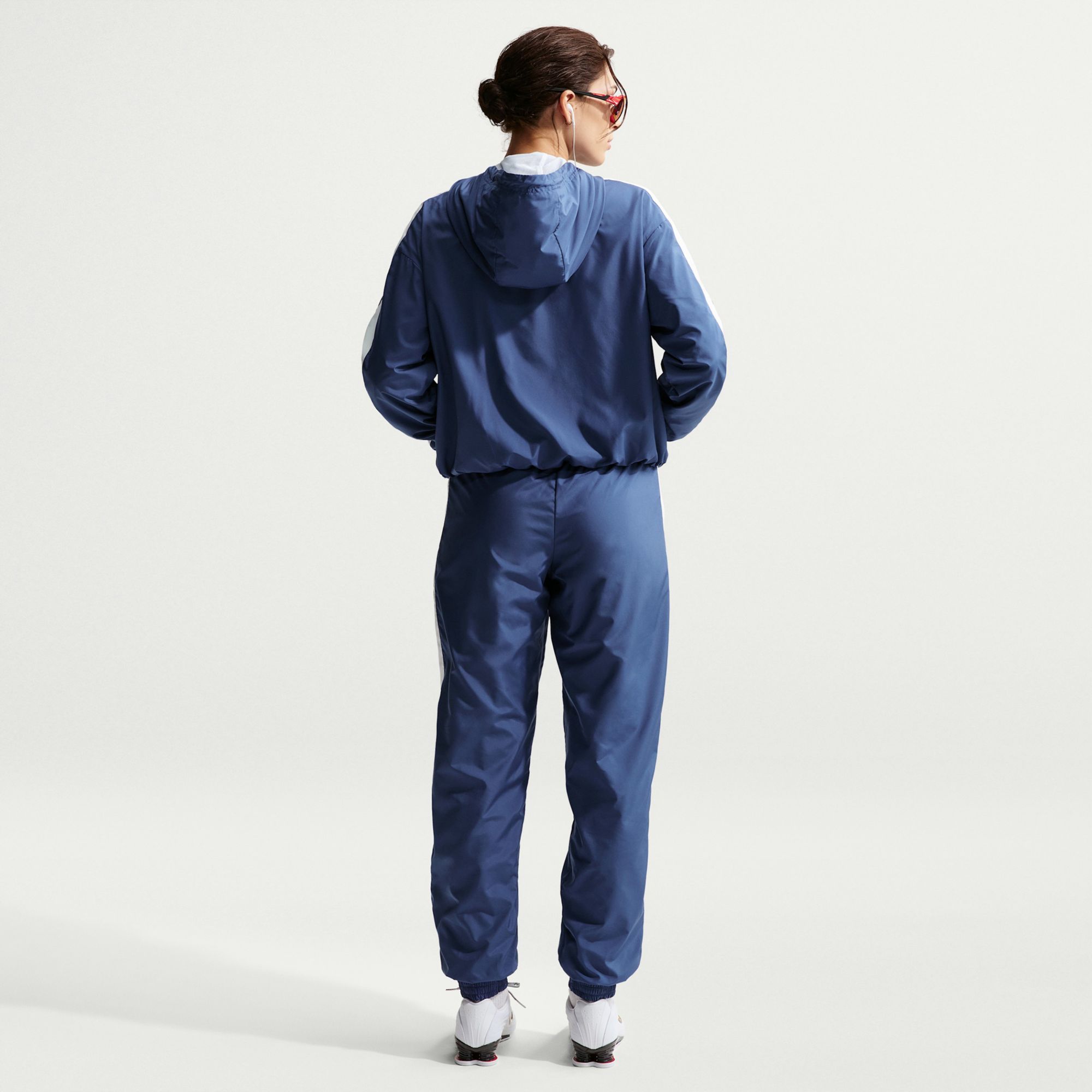 Nike Women's Sportswear Classic Wovens Loose UV Hooded Jacket product image