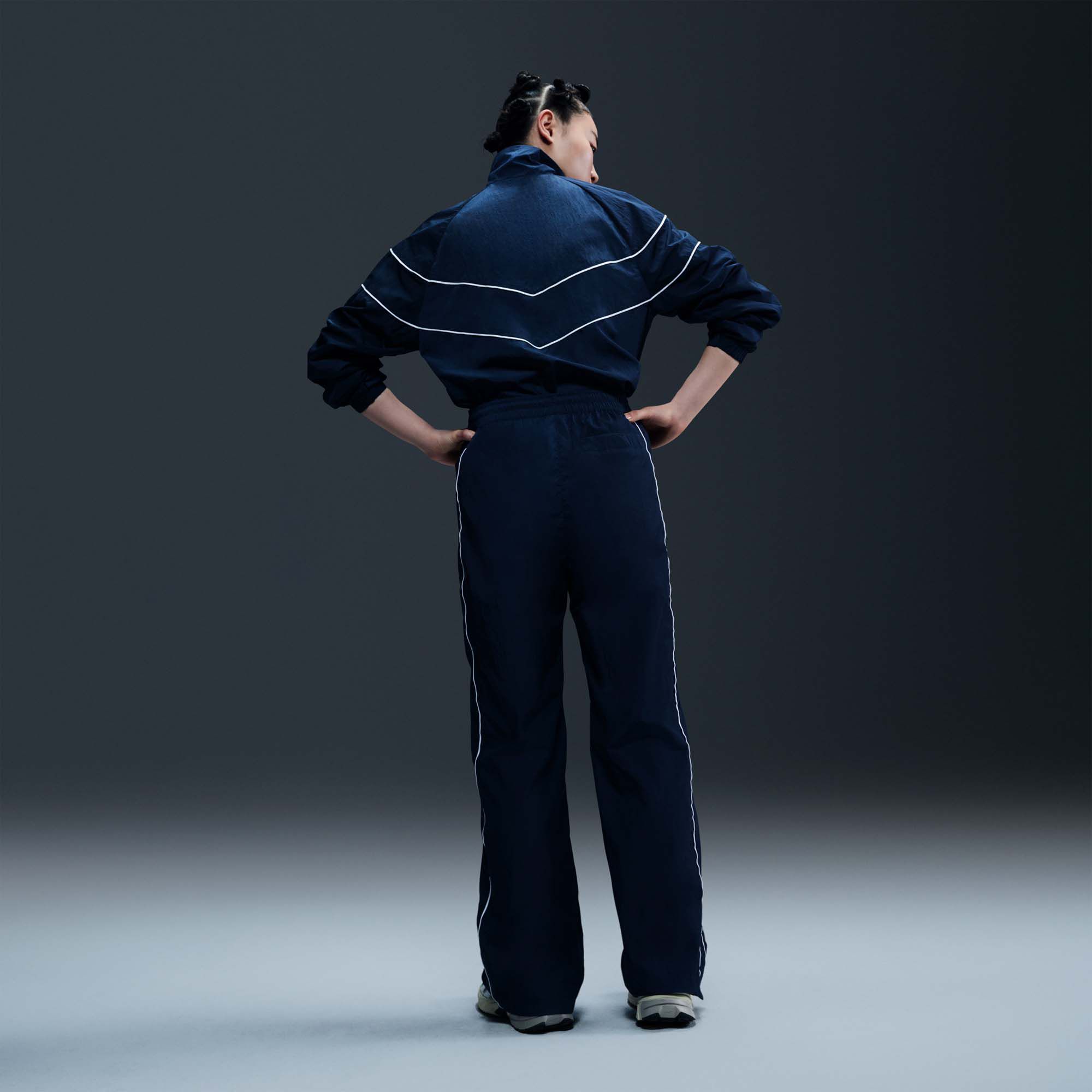 Nike Women's Windrunner UV Protection Woven Full-Zip Jacket product image