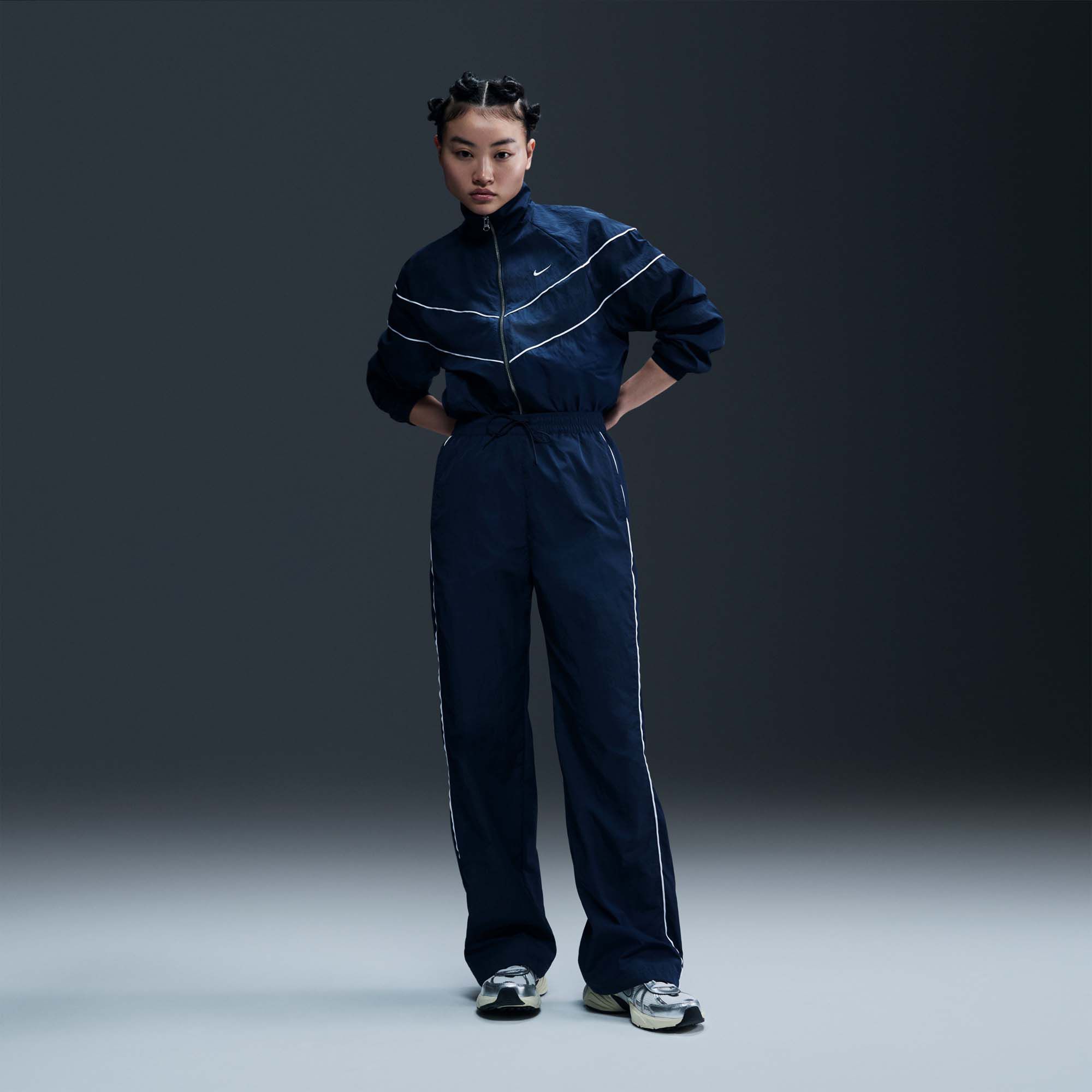 Nike Women's Windrunner UV Protection Woven Full-Zip Jacket product image