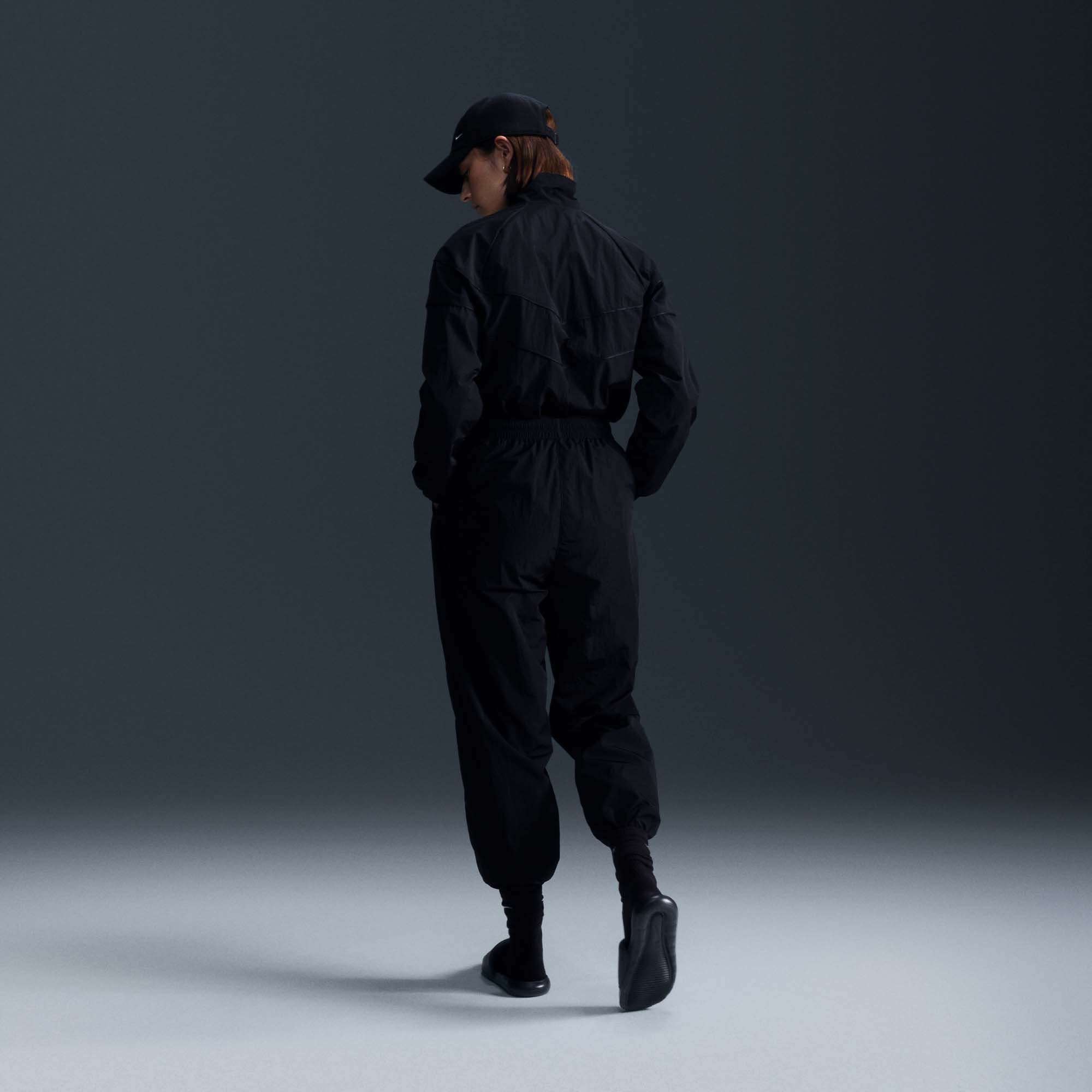 Nike Women's Windrunner UV Protection Woven Full-Zip Jacket product image