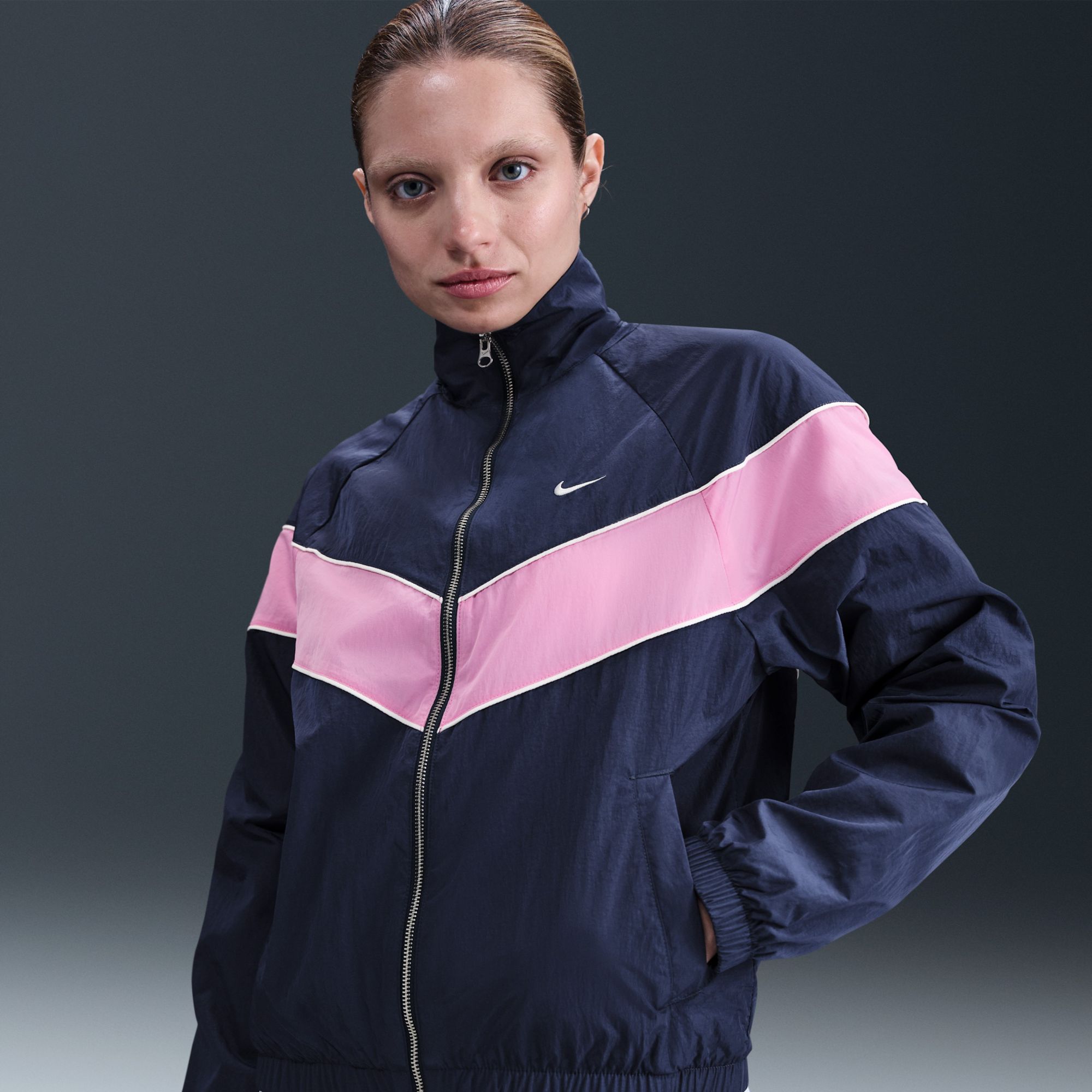 Nike Women's Windrunner UV Protection Woven Full-Zip Jacket product image