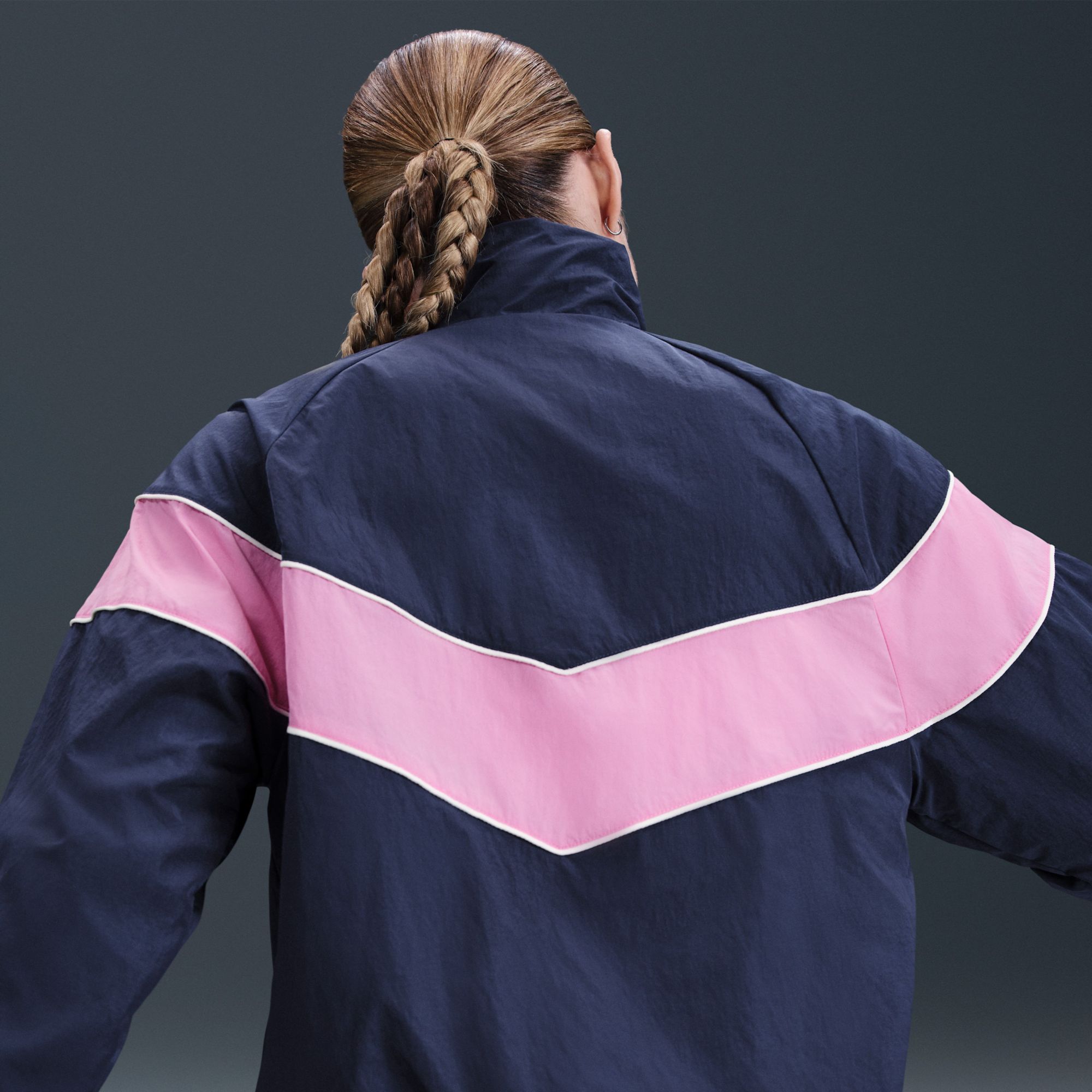 Nike Women's Windrunner UV Protection Woven Full-Zip Jacket product image