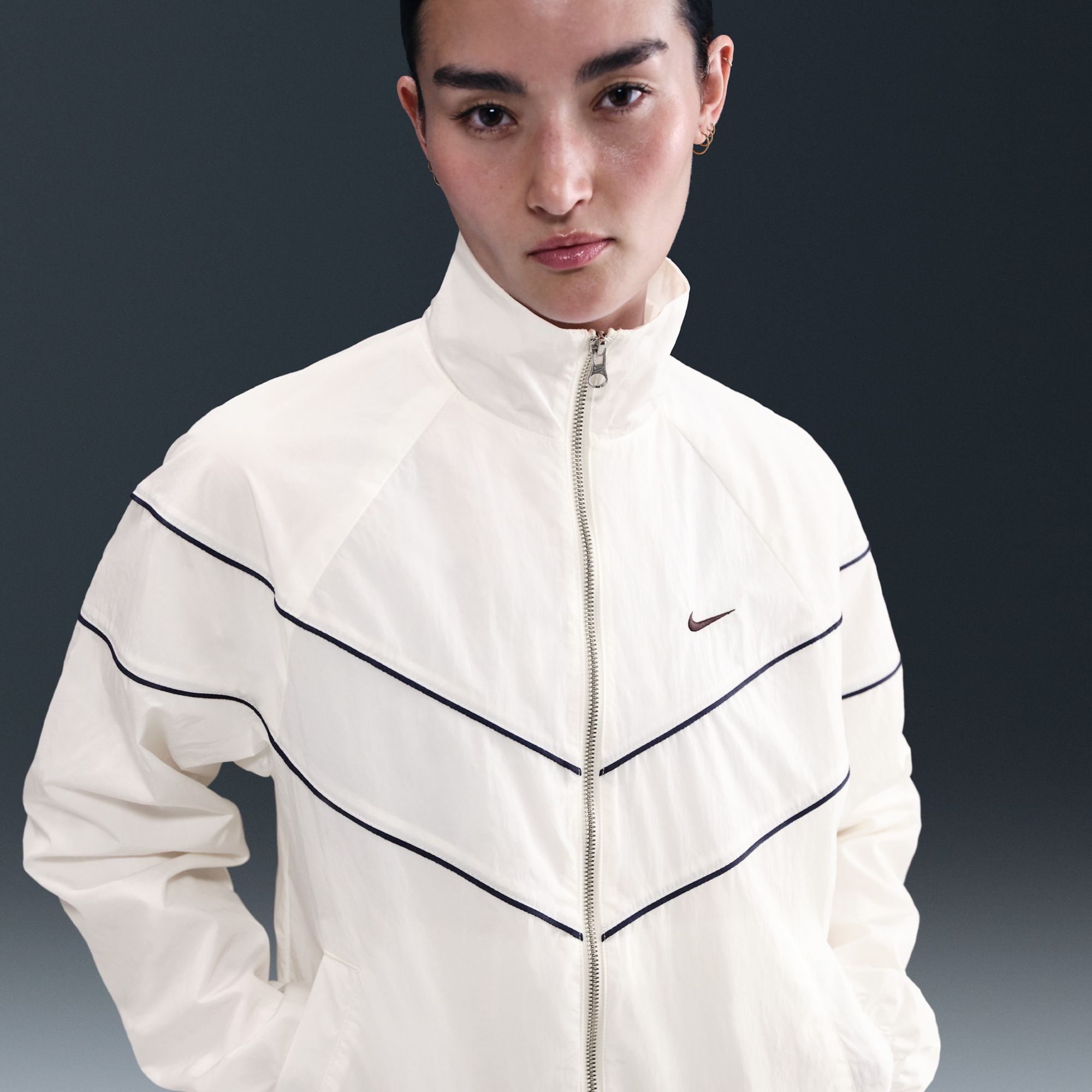 Nike Women's Windrunner UV Protection Woven Full-Zip Jacket product image