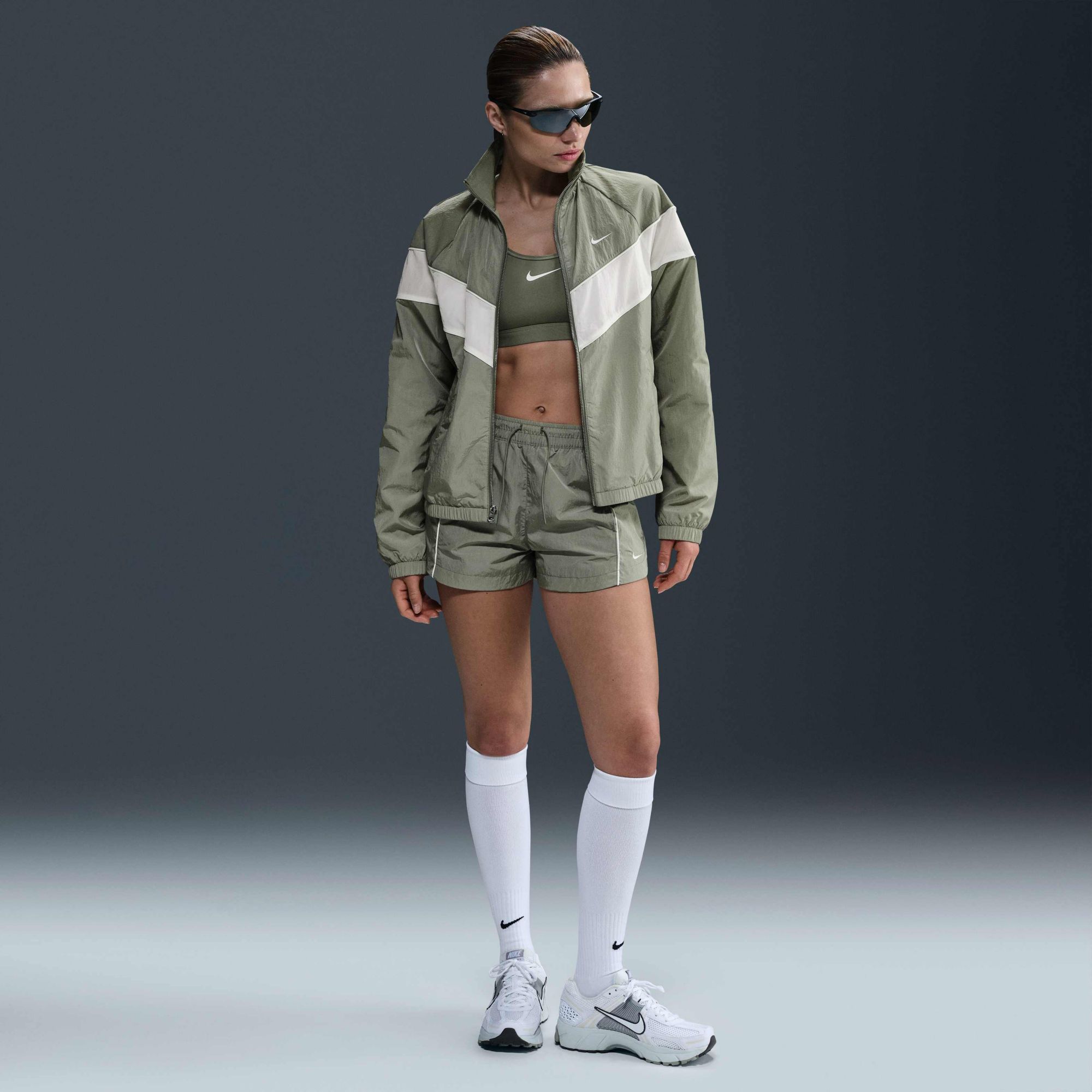 Nike Women's Windrunner UV Protection Woven Full-Zip Jacket product image