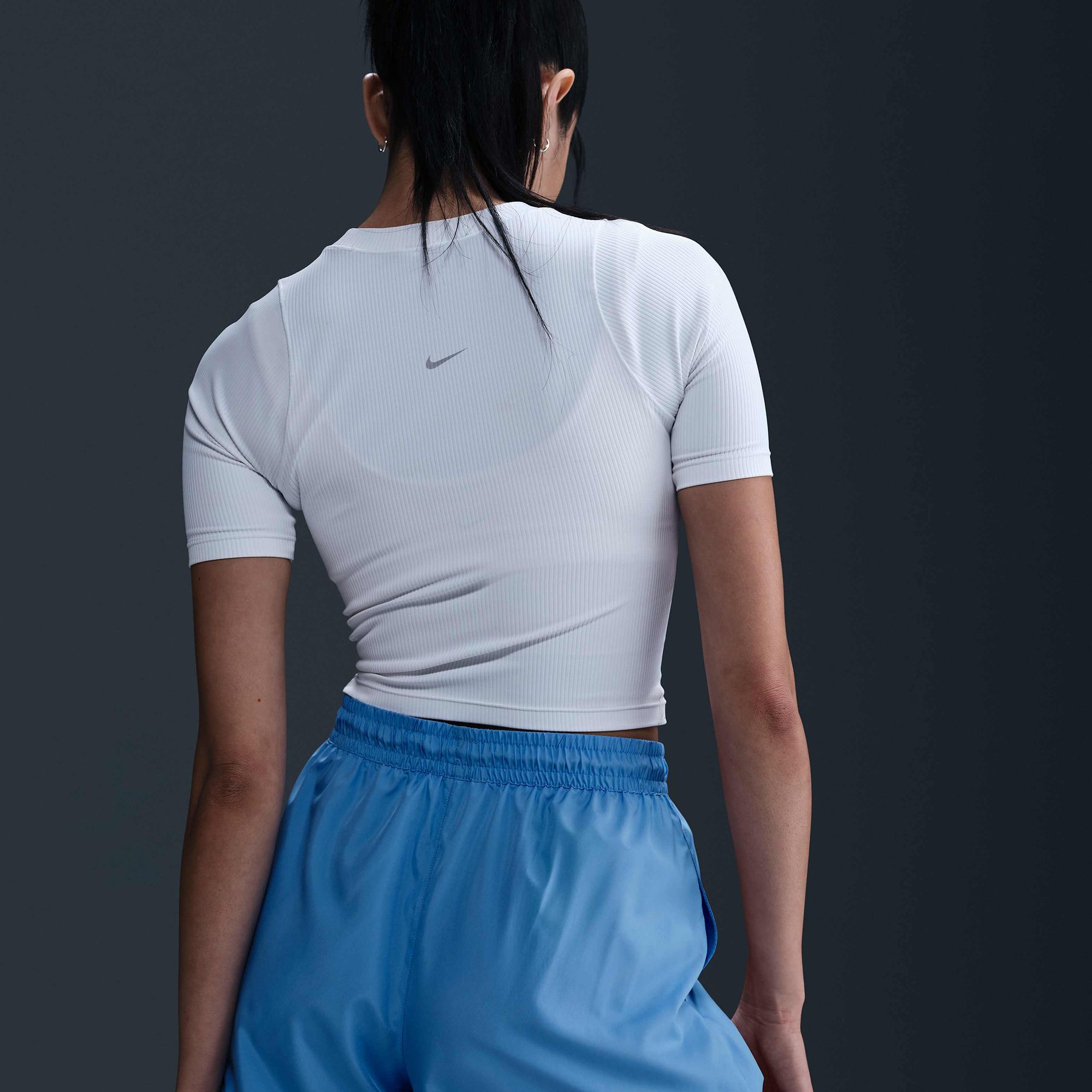 Nike Women's Sportswear Classic Wovens Mid-Rise Shorts product image