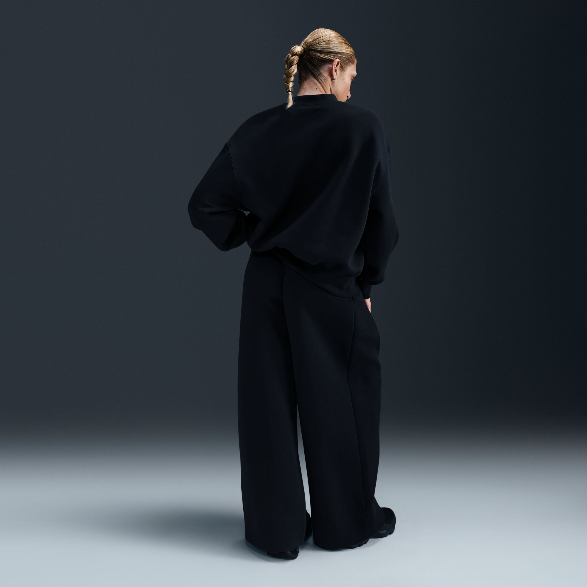 Nike Women's Sportswear Tech Fleece Oversized Crew-Neck Sweatshirt product image