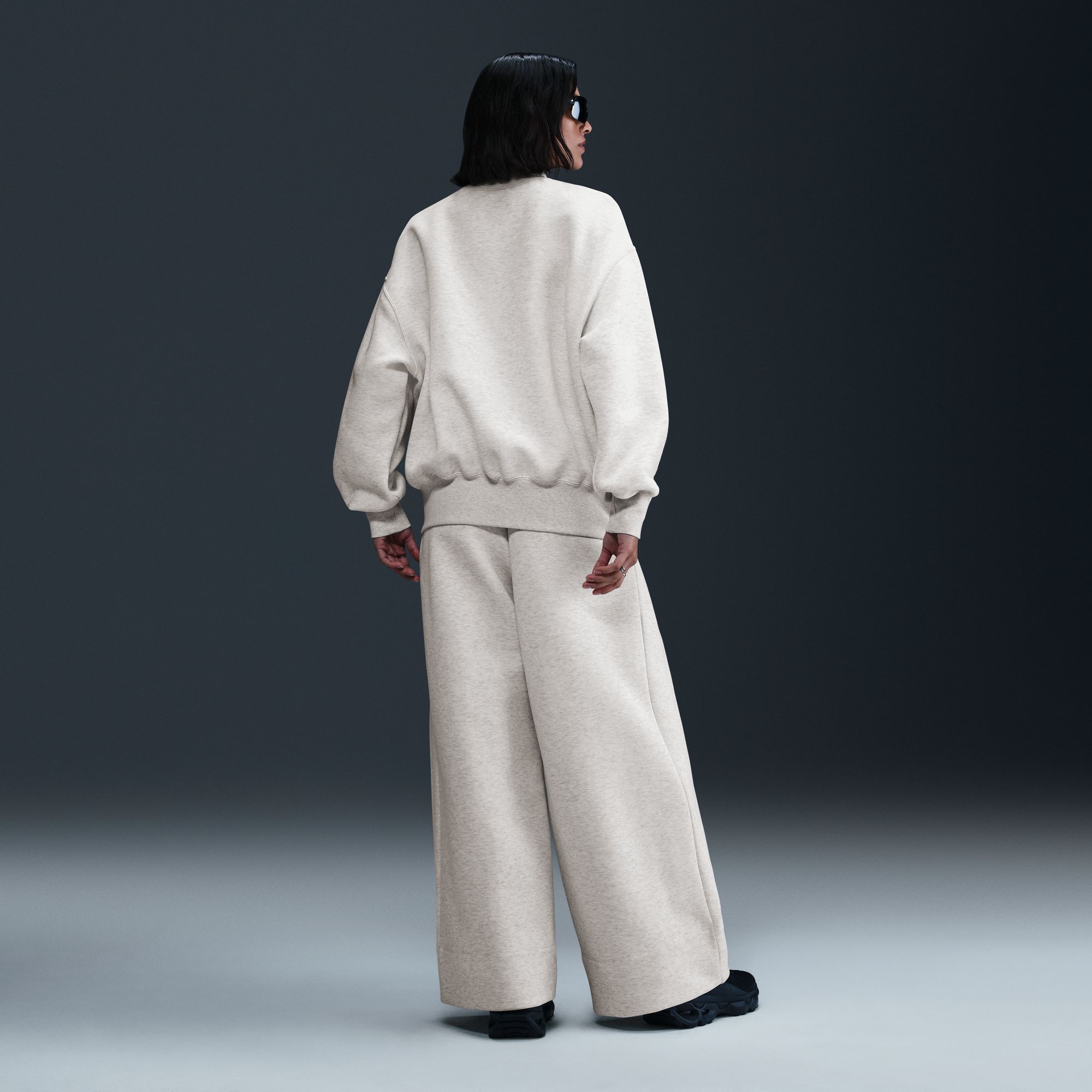 Nike Women's Sportswear Tech Fleece Oversized Crew-Neck Sweatshirt product image