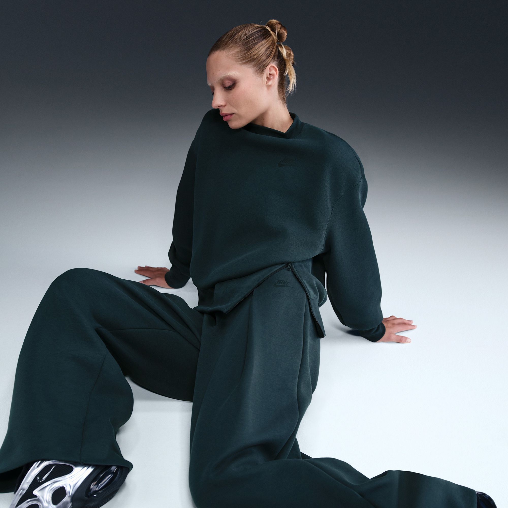 Nike Women's Sportswear Tech Fleece High-Waisted Pleated Pants product image