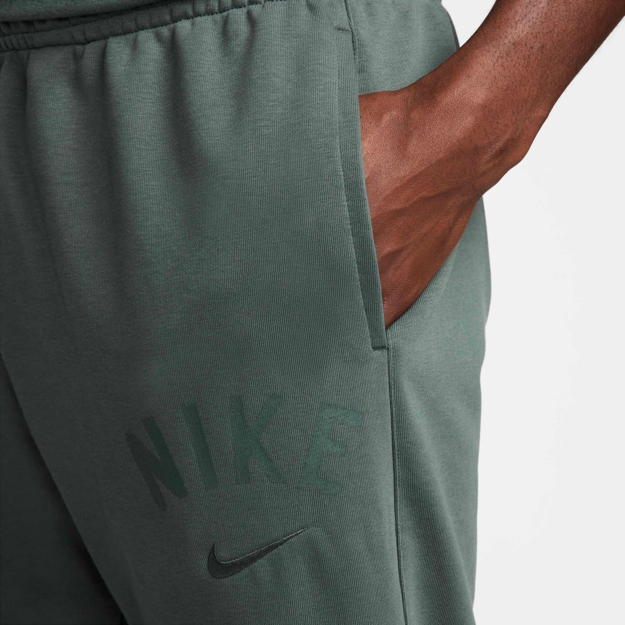 Nike Men's Dri-FIT Swoosh Fleece Fitness Joggers product image