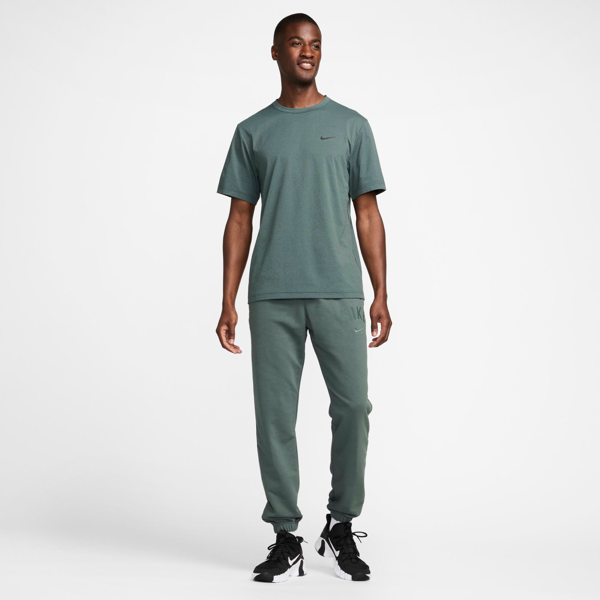 Nike Men's Dri-FIT Swoosh Fleece Fitness Joggers product image