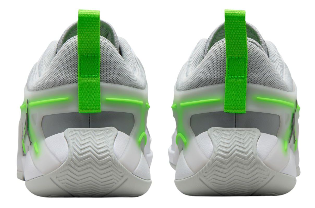 Jordan Women's Heir Basketball Shoes product image