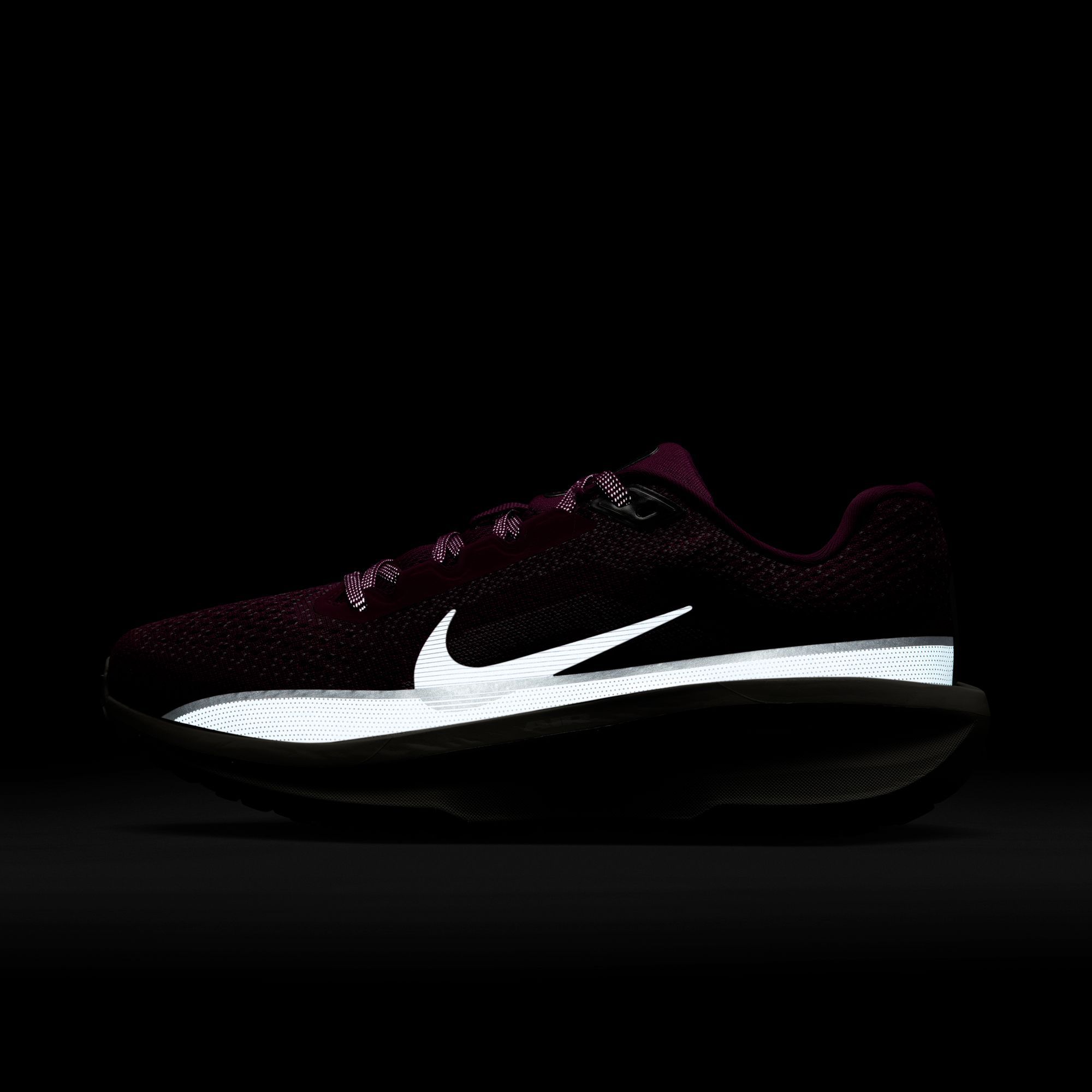Nike Women's Winflo 11 Running Shoes product image