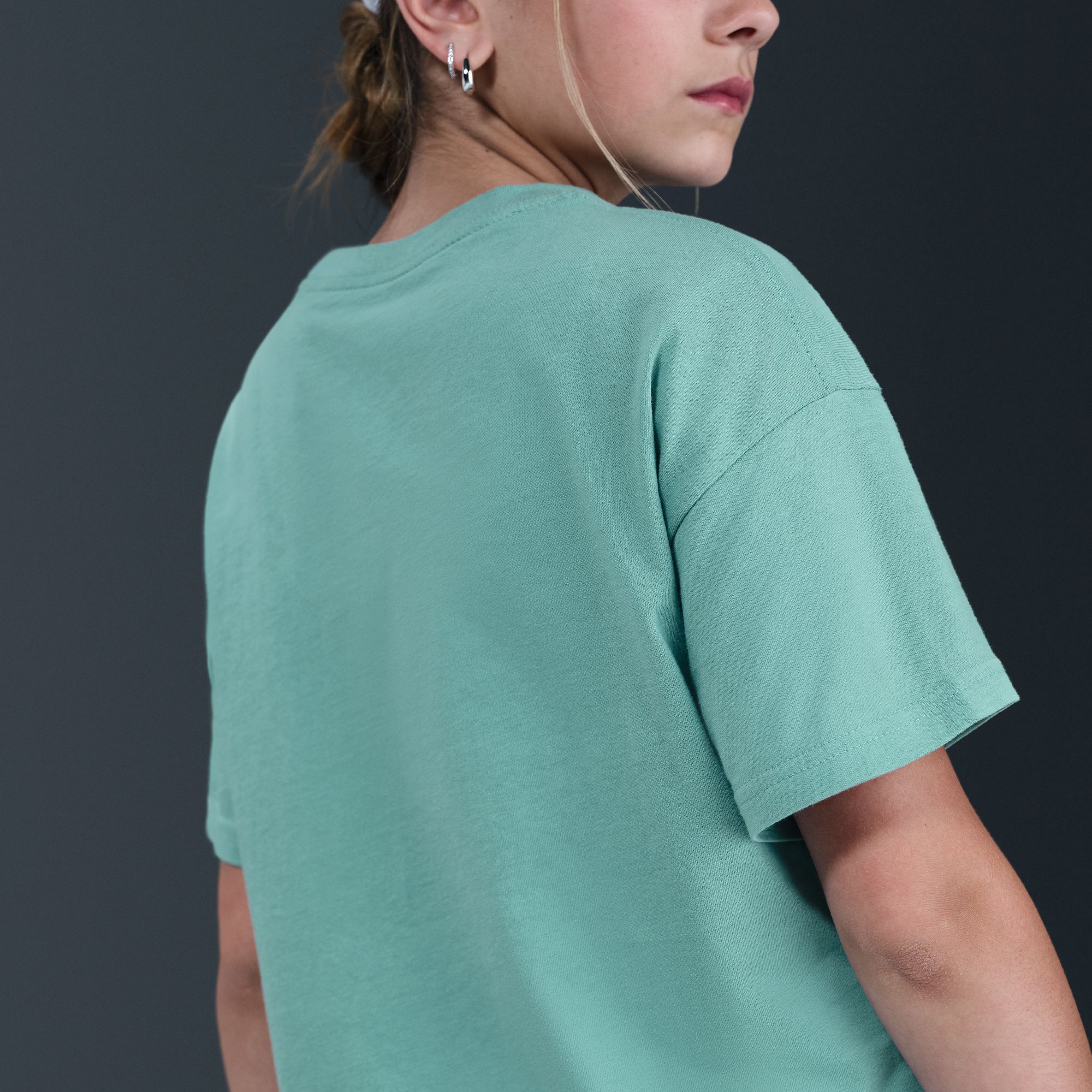 Nike Girls' Sportswear Essential T-Shirt product image