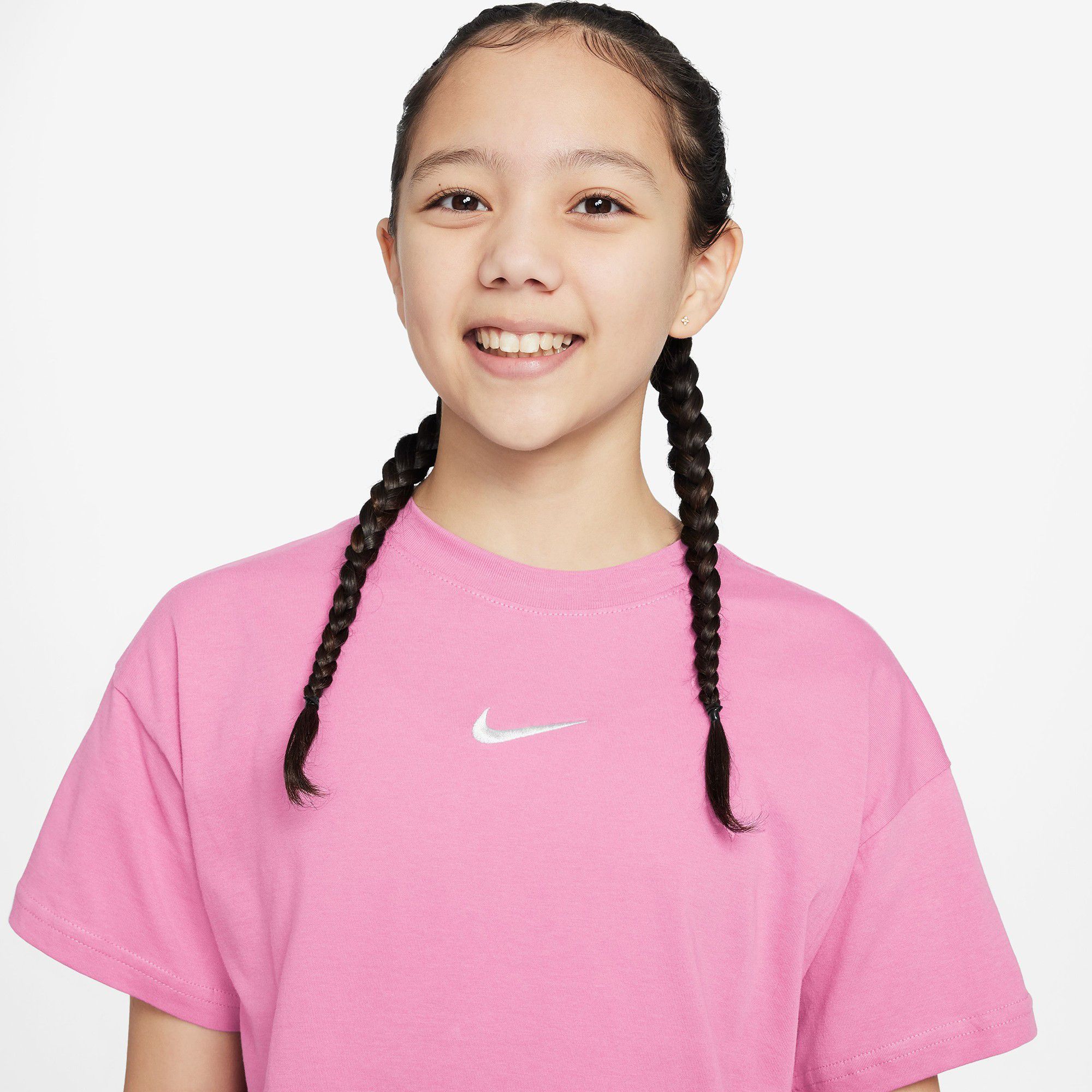 Nike Girls' Sportswear Essential T-Shirt product image