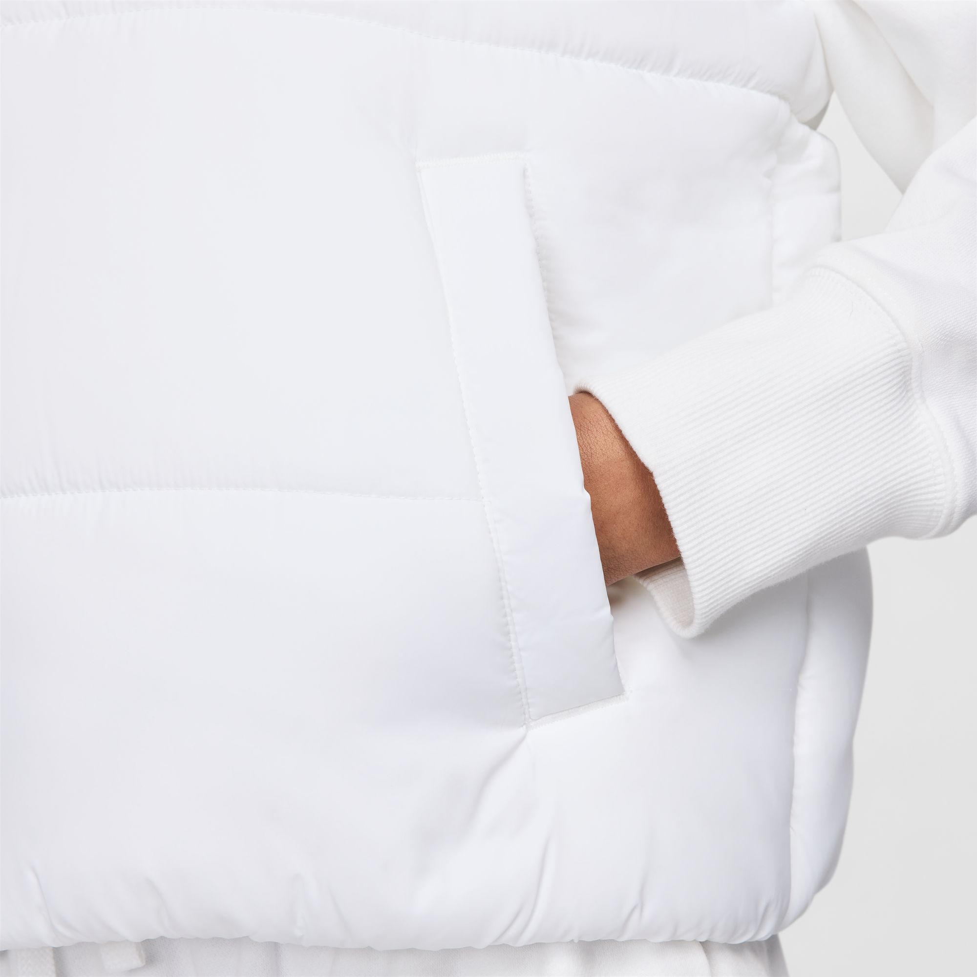 Nike Women's Sportswear Classic Puffer Therma-FIT Loose Vest product image