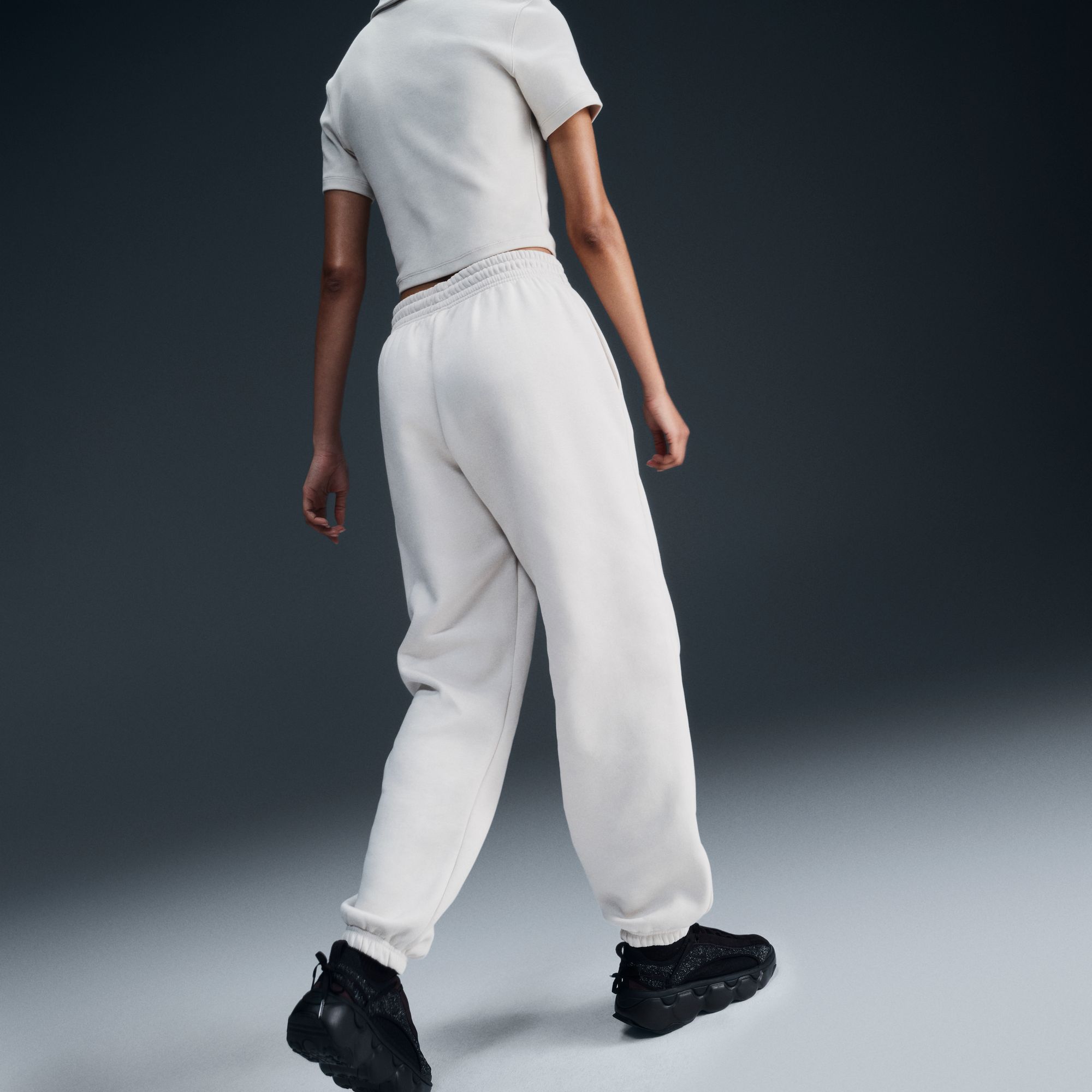 Nike Women's Sportswear Phoenix Fleece High-Waisted Oversized Sweatpants product image